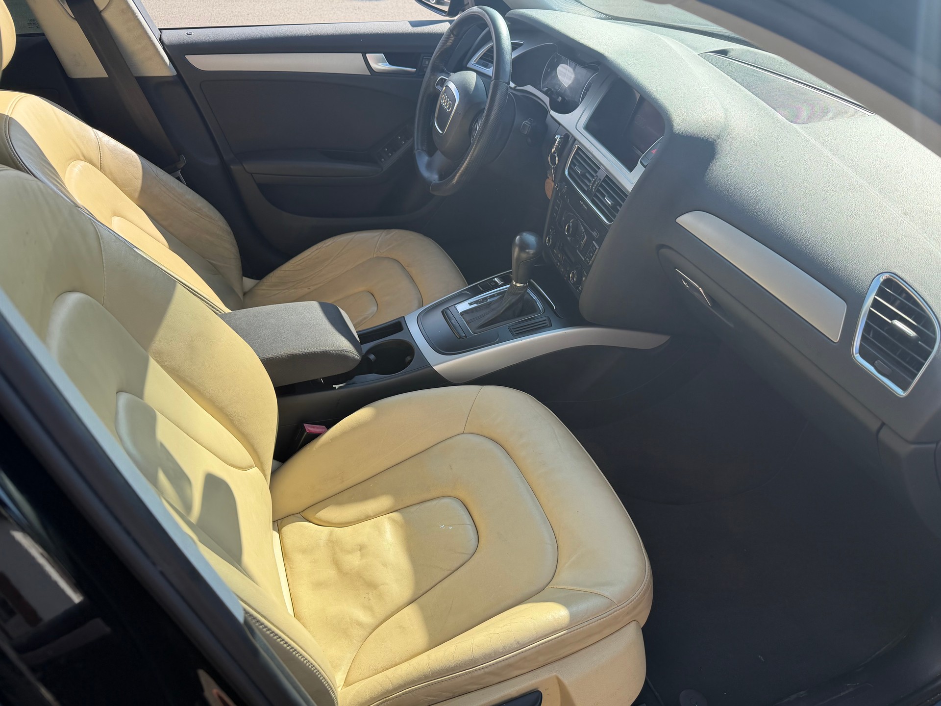 AUDI A4 Avant 2.0 TDI multitronic-image-10