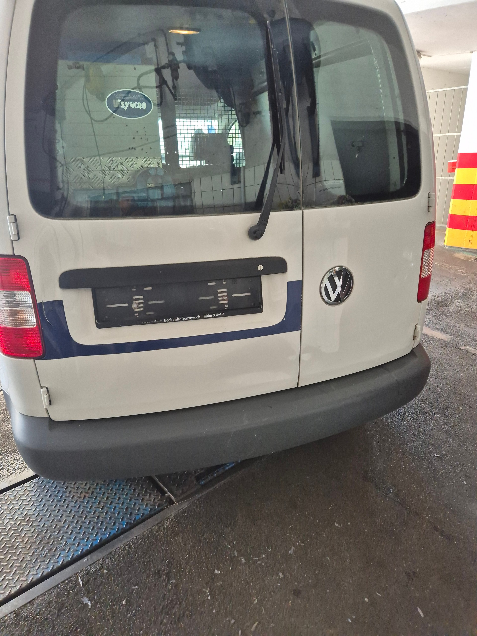VW CADDY-image-9