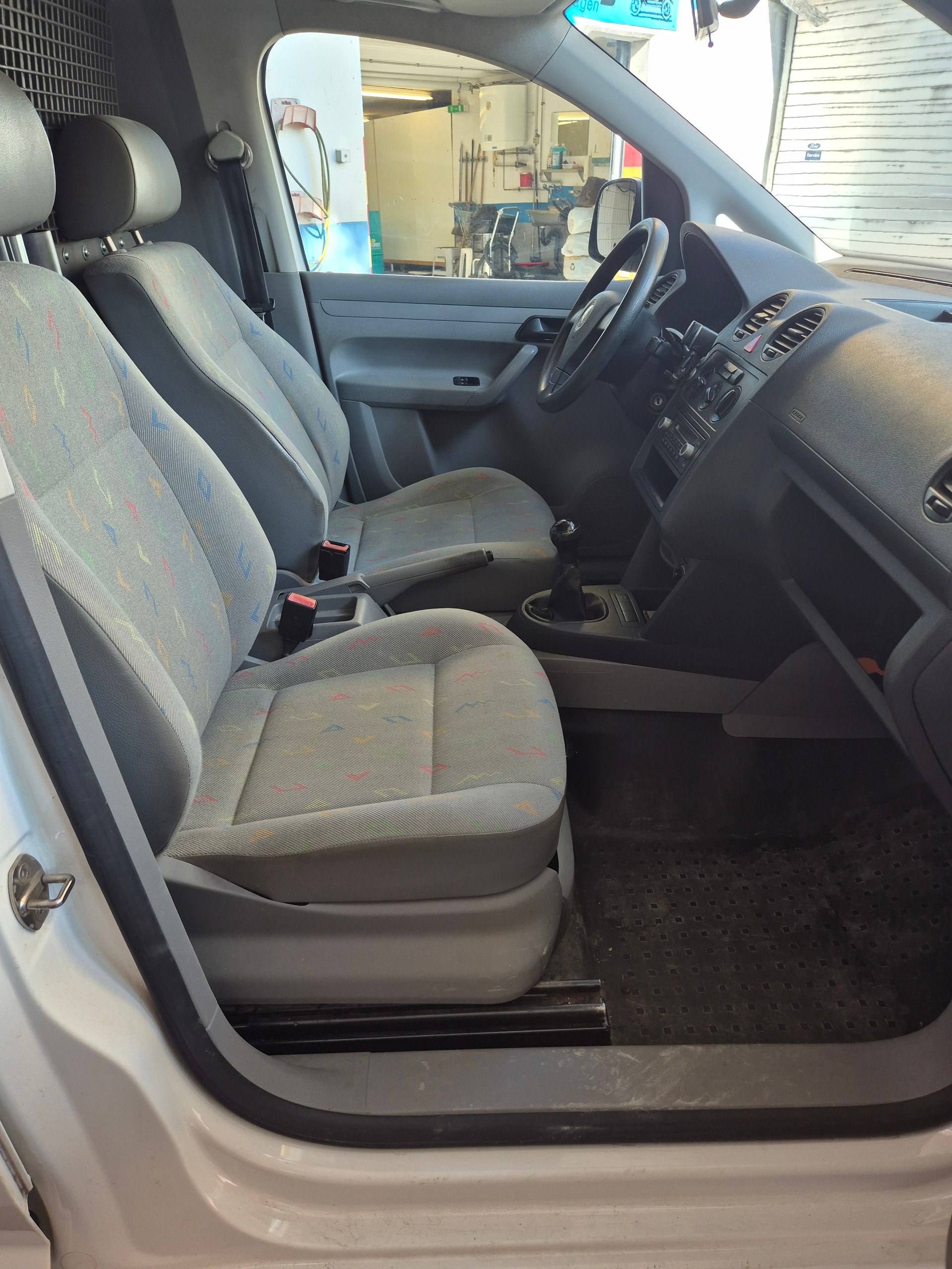 VW CADDY-image-2