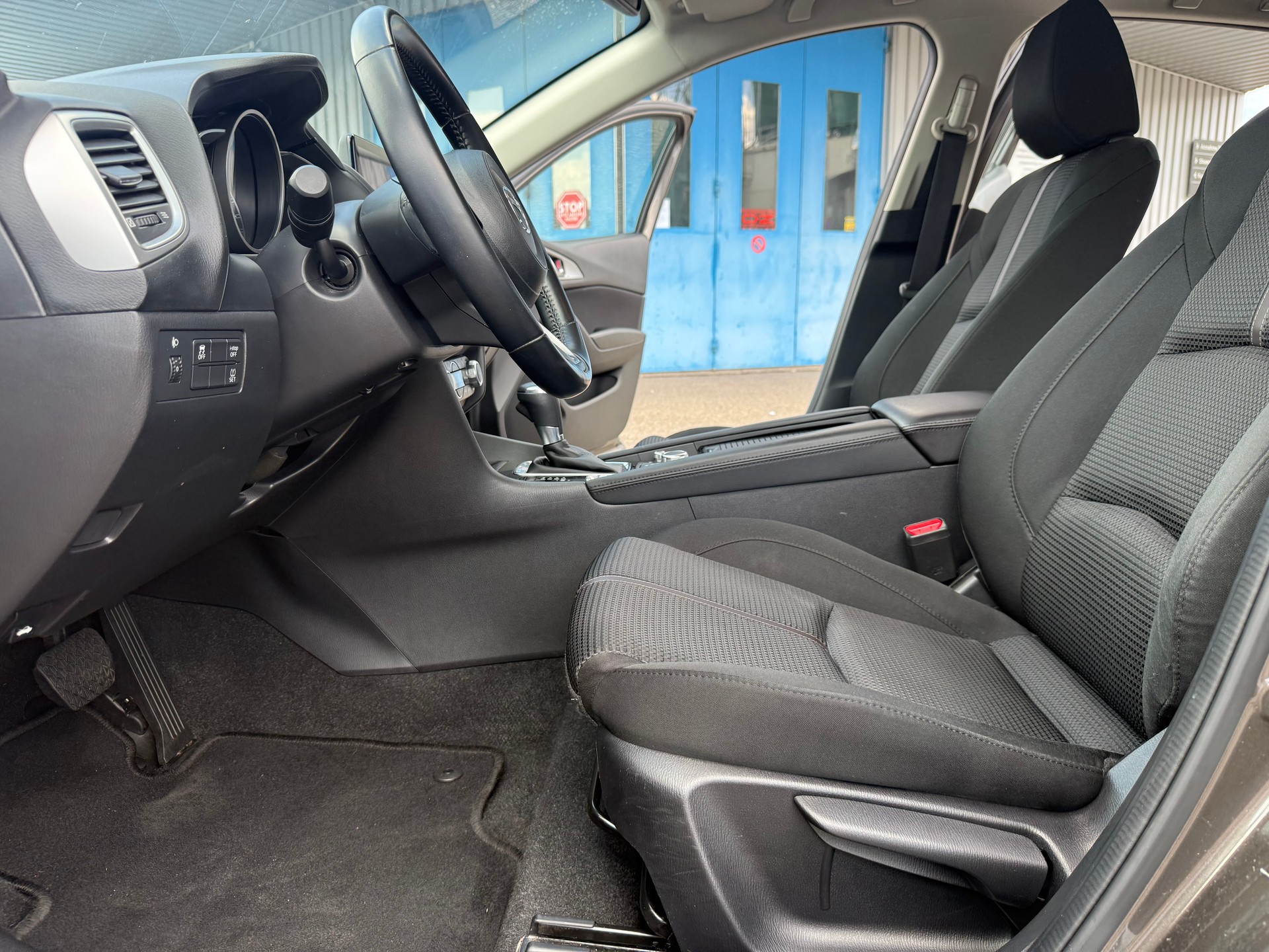 MAZDA 3 SKYACTIV-G 120 Revolution Automat-image-7