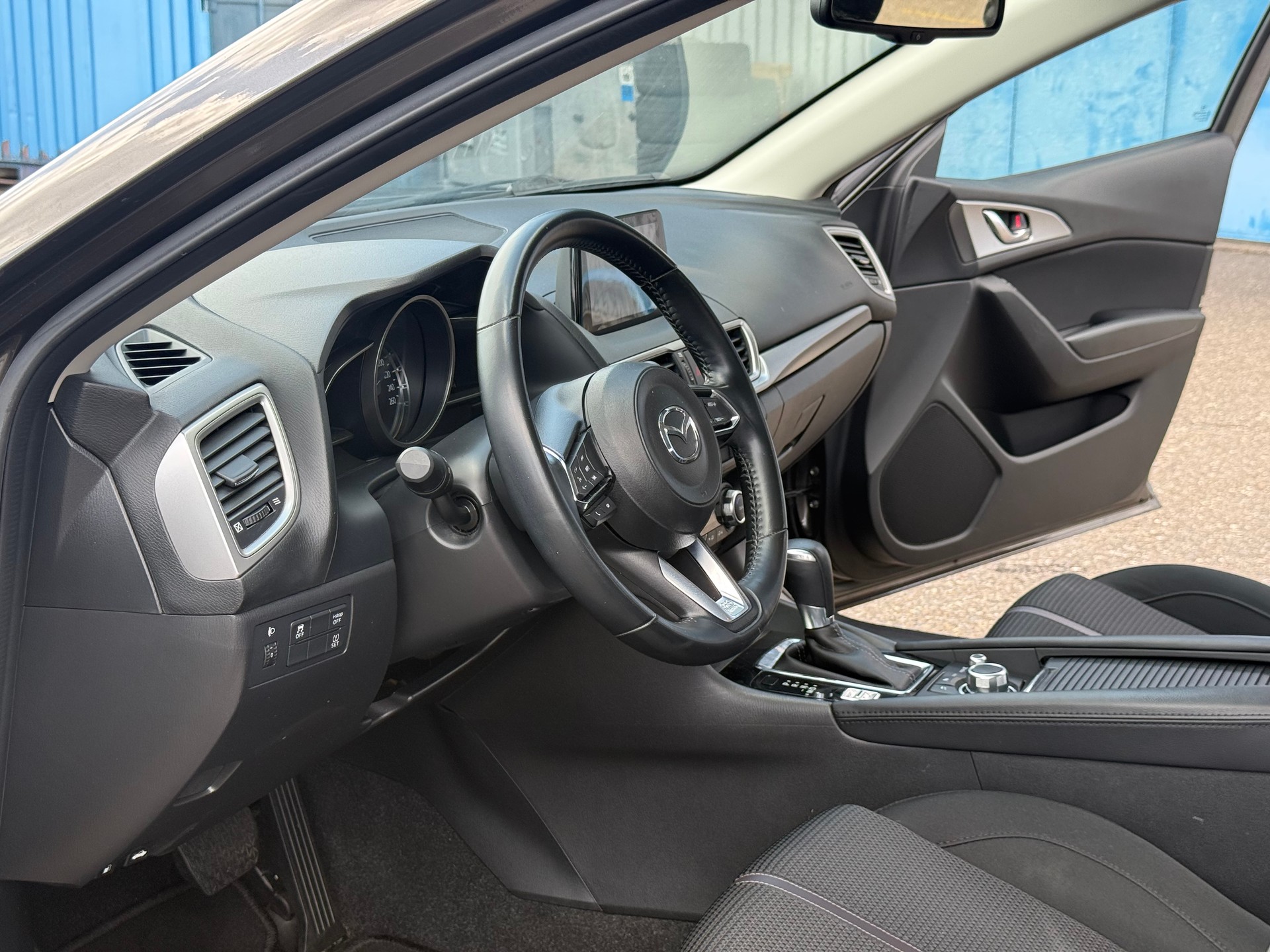 MAZDA 3 SKYACTIV-G 120 Revolution Automat-image-5