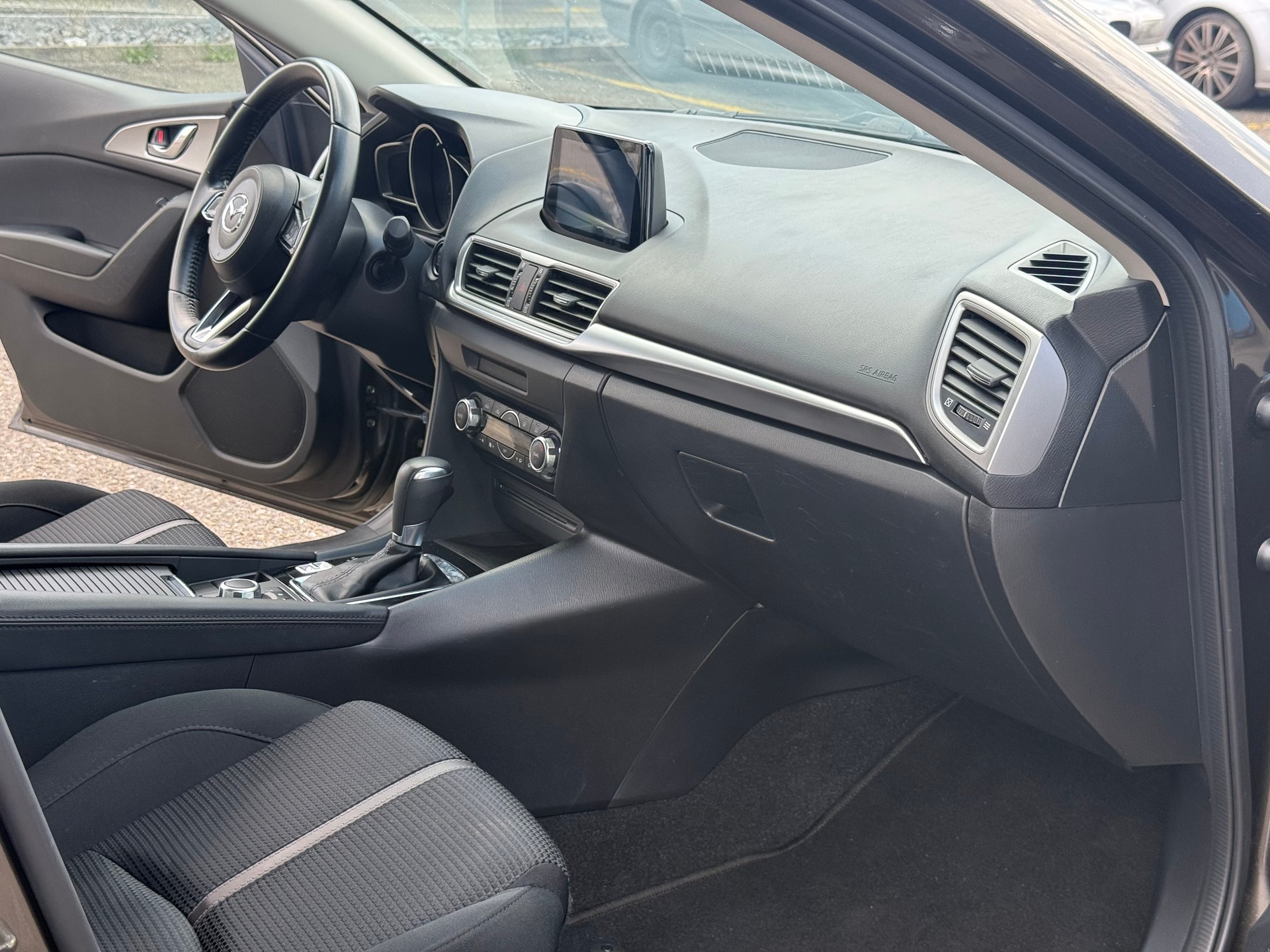 MAZDA 3 SKYACTIV-G 120 Revolution Automat-image-6