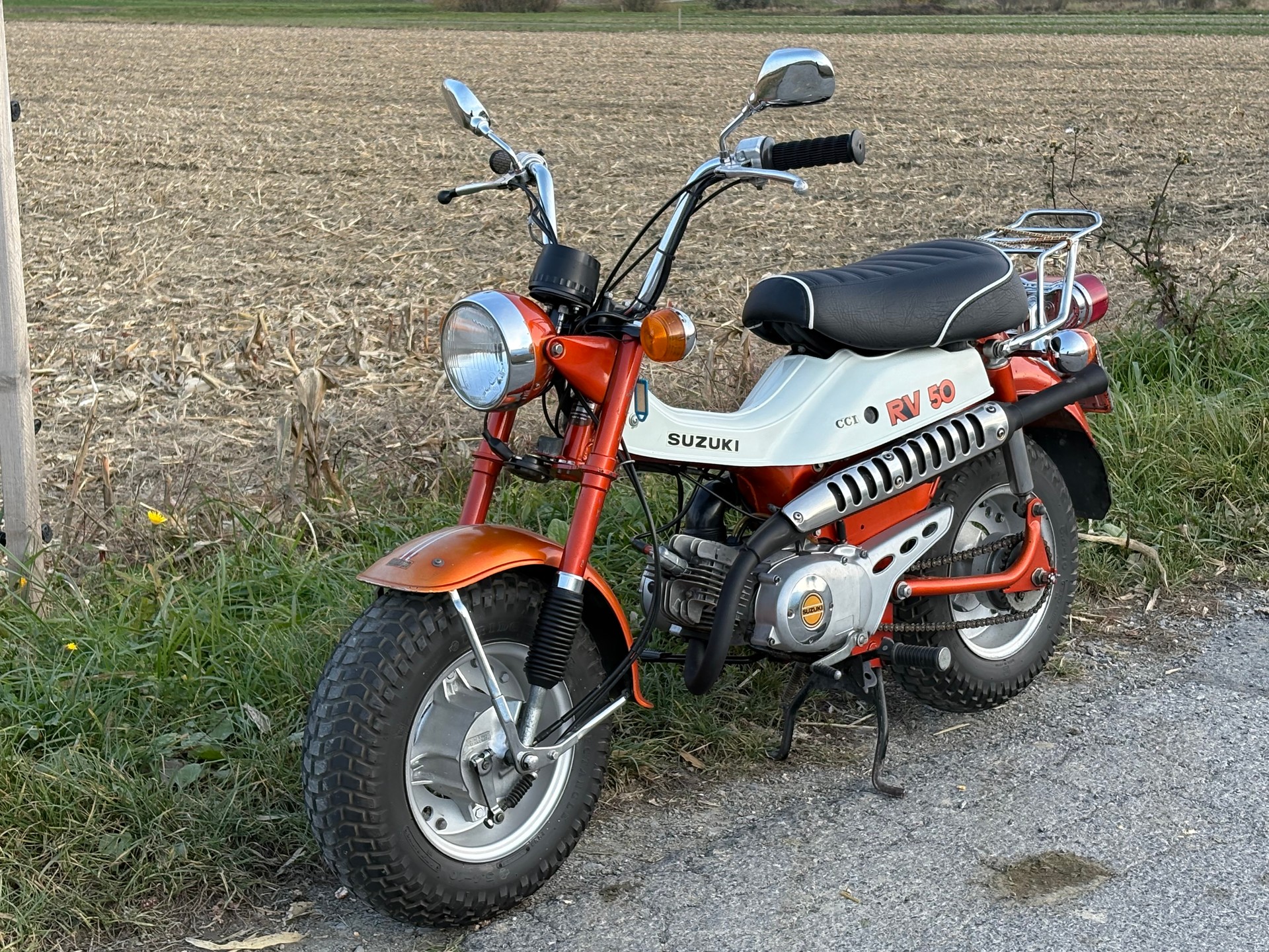 SUZUKI RV