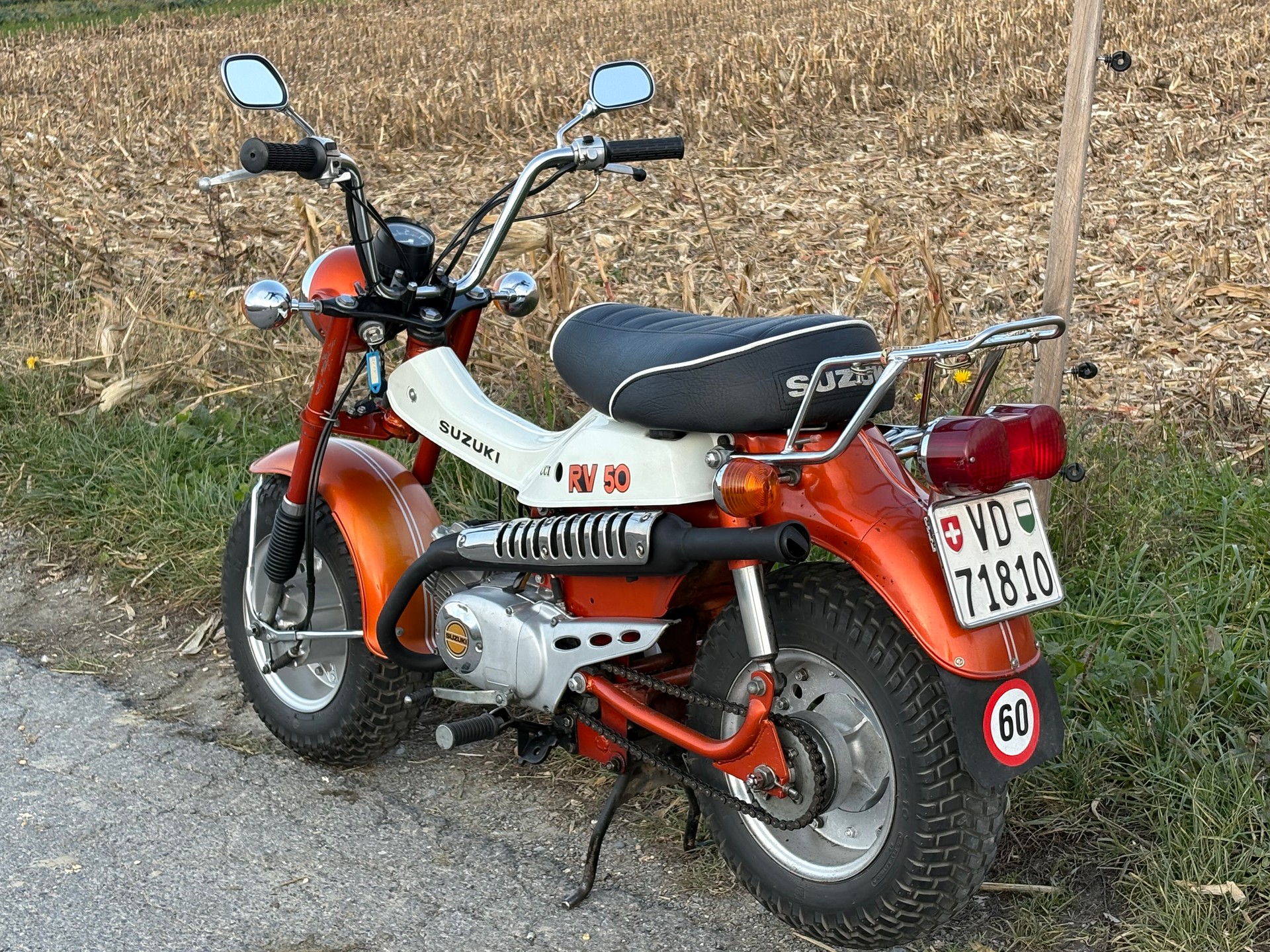 SUZUKI RV-image-1