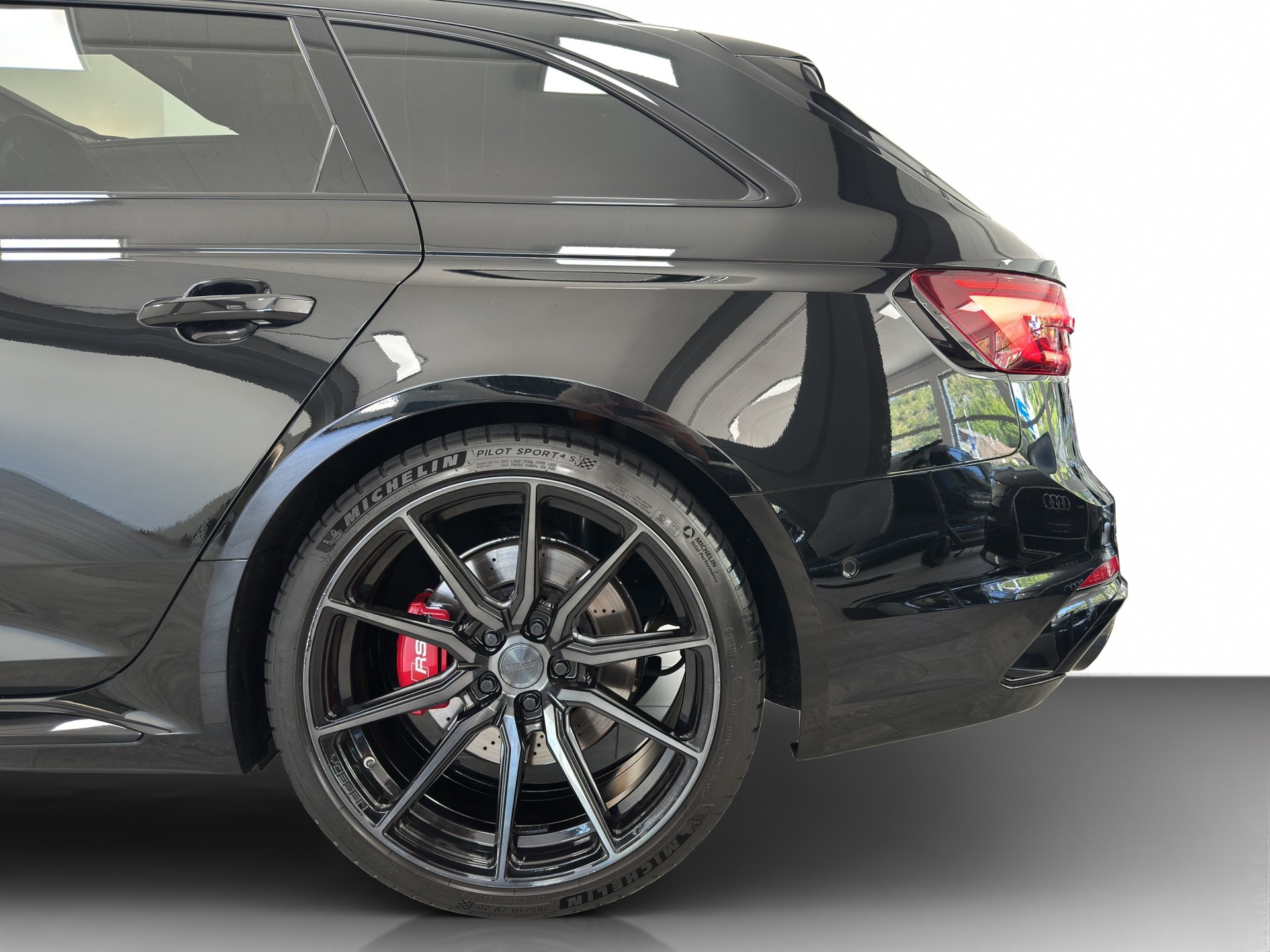 AUDI RS4 Avant 2.9 TFSI quattro tiptronic-image-15