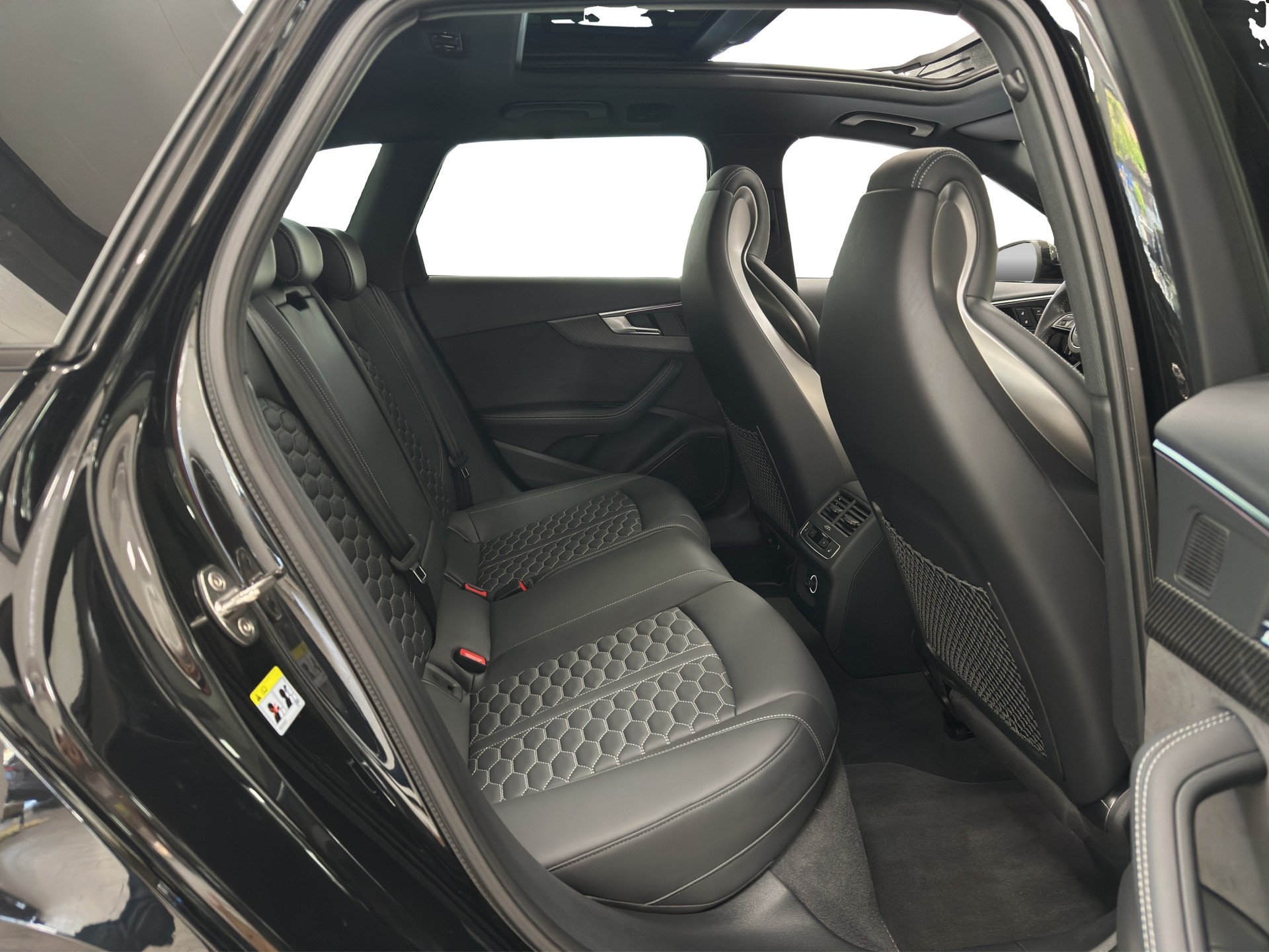 AUDI RS4 Avant 2.9 TFSI quattro tiptronic-image-9