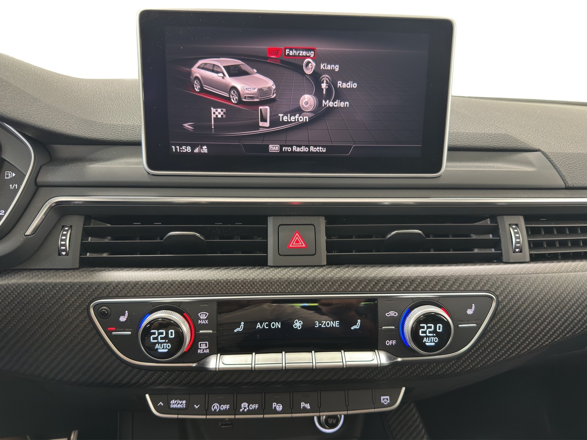 AUDI RS4 Avant 2.9 TFSI quattro tiptronic-image-25