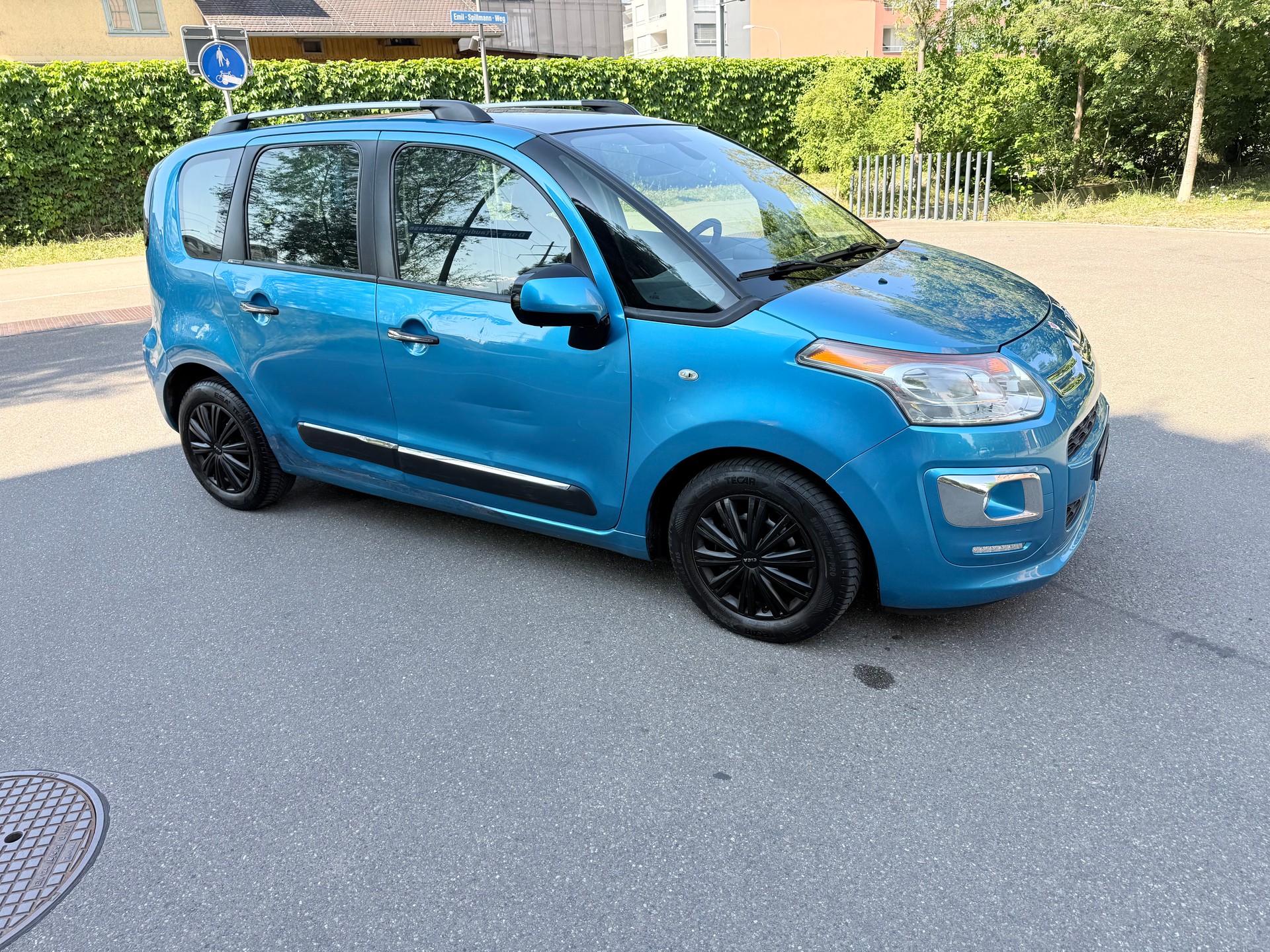 CITROEN C3 Picasso 1.4i 16V Exclusive-image-5