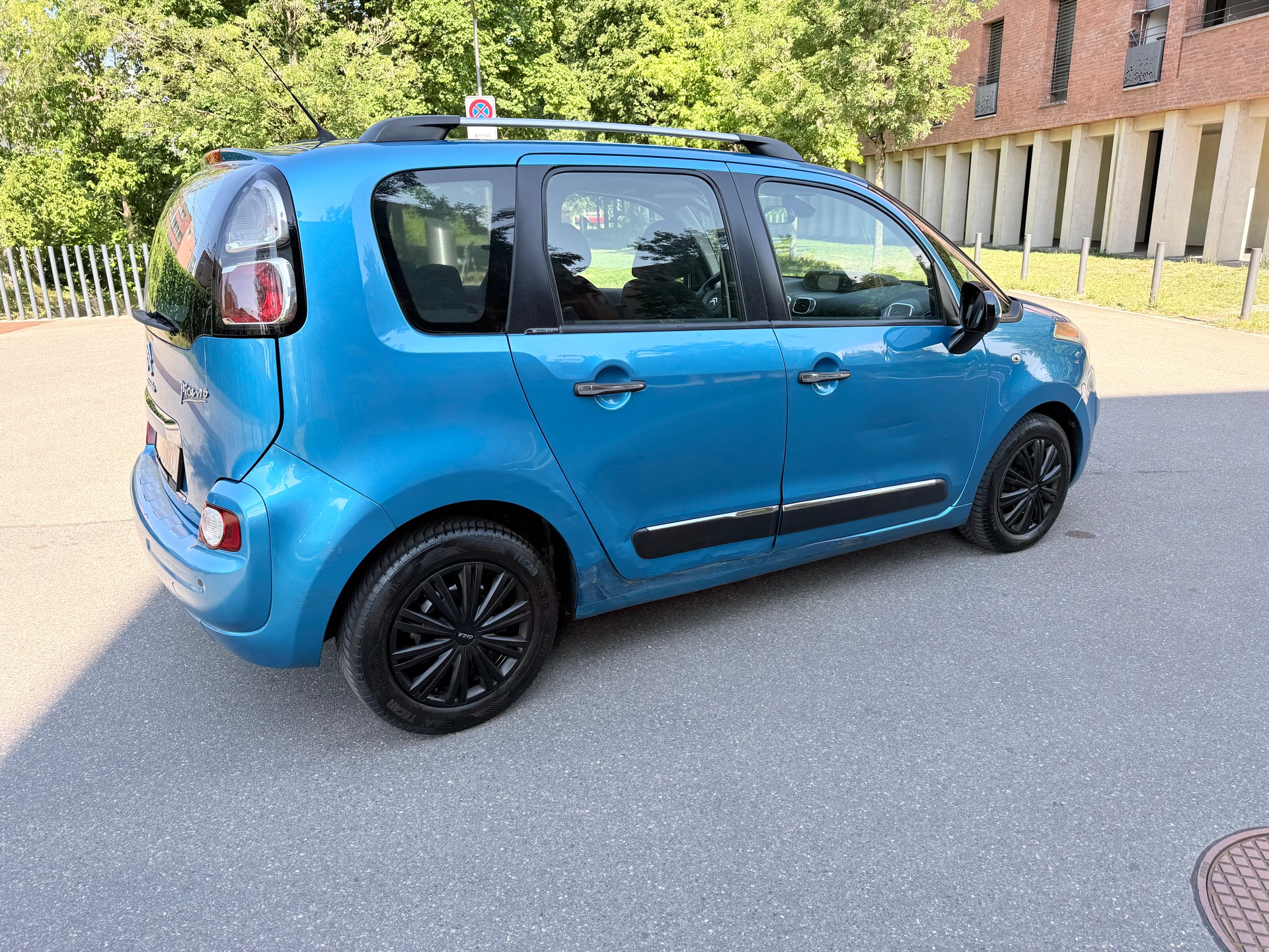 CITROEN C3 Picasso 1.4i 16V Exclusive-image-7