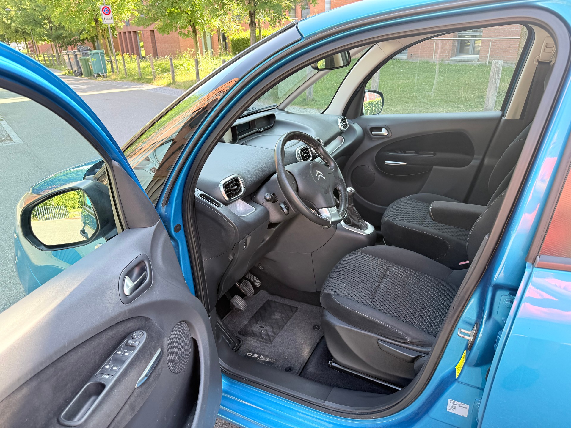 CITROEN C3 Picasso 1.4i 16V Exclusive-image-13