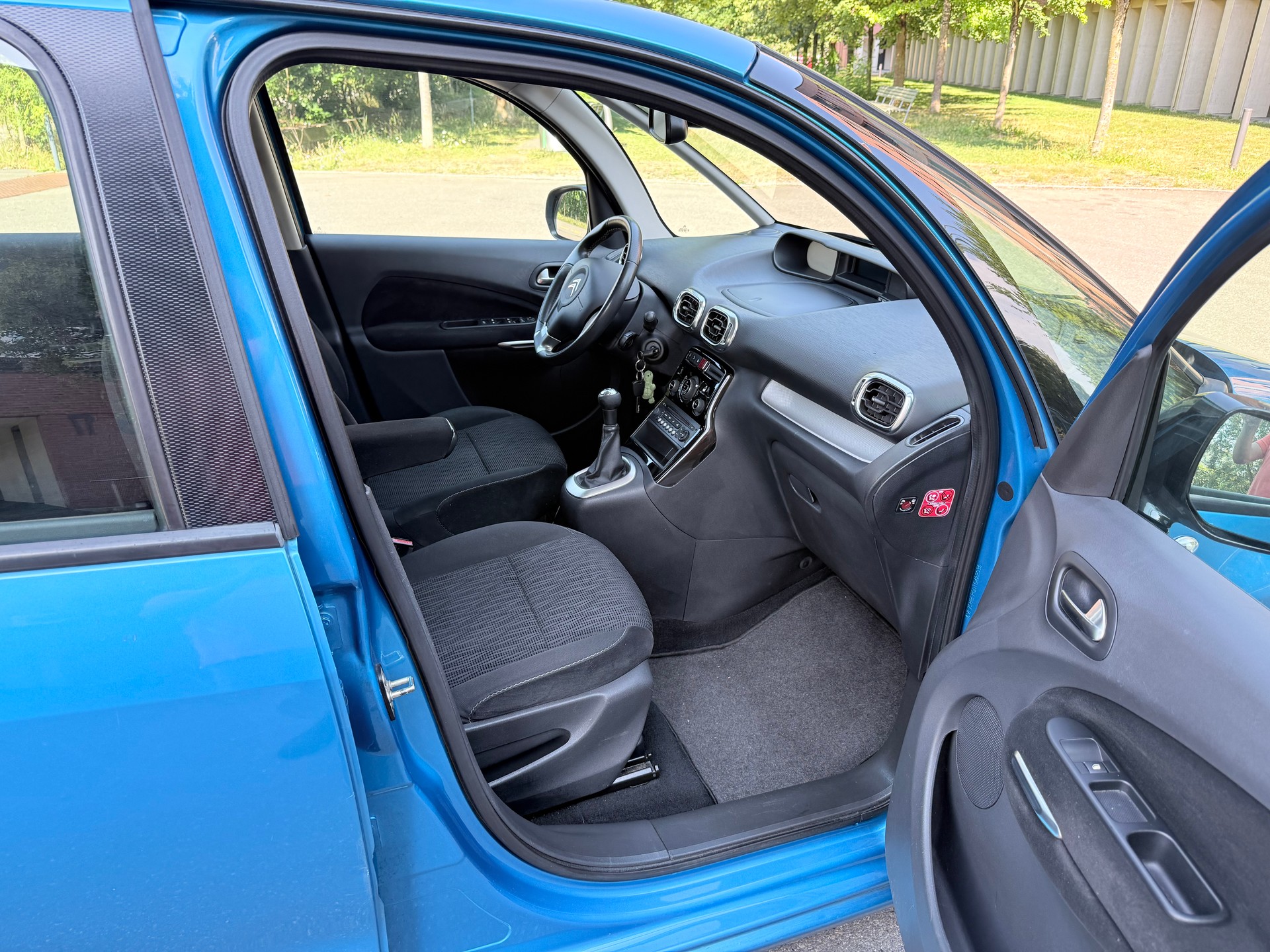 CITROEN C3 Picasso 1.4i 16V Exclusive-image-16