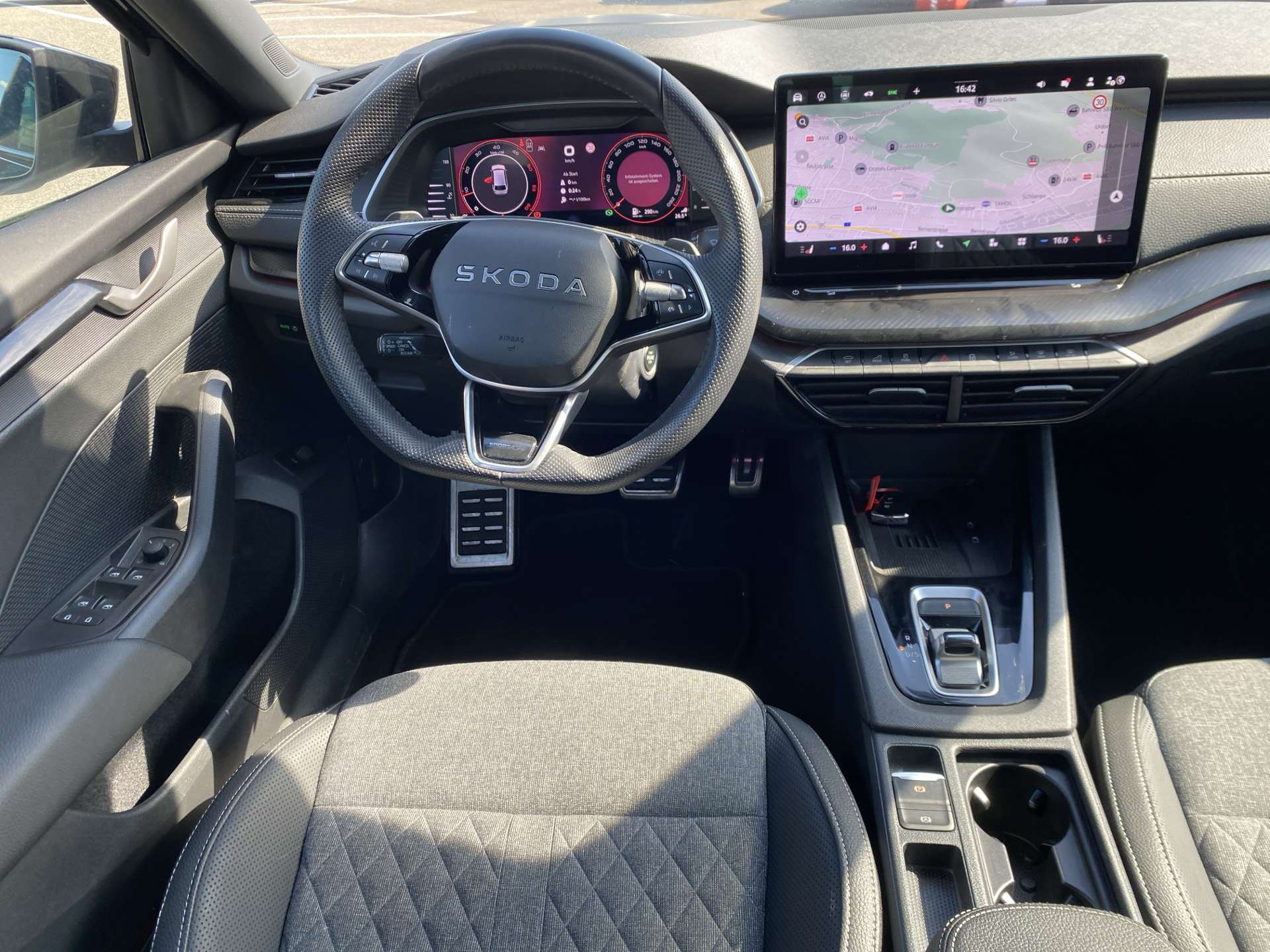 SKODA Octavia Combi 2.0 TDi Sport Line DSG-Automat-image-3