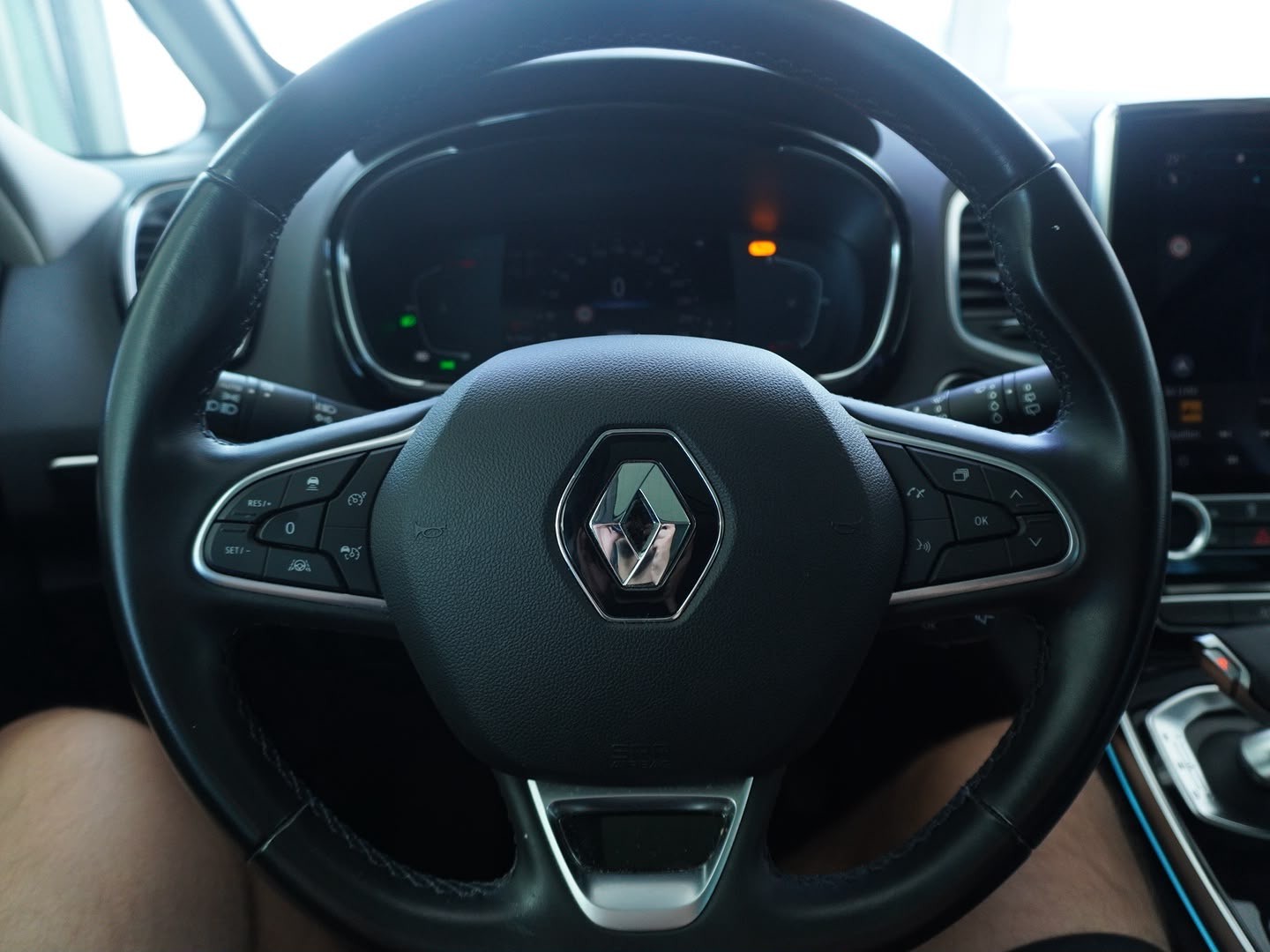 RENAULT Espace 2.0 dCi Intens EDC 6-image-9