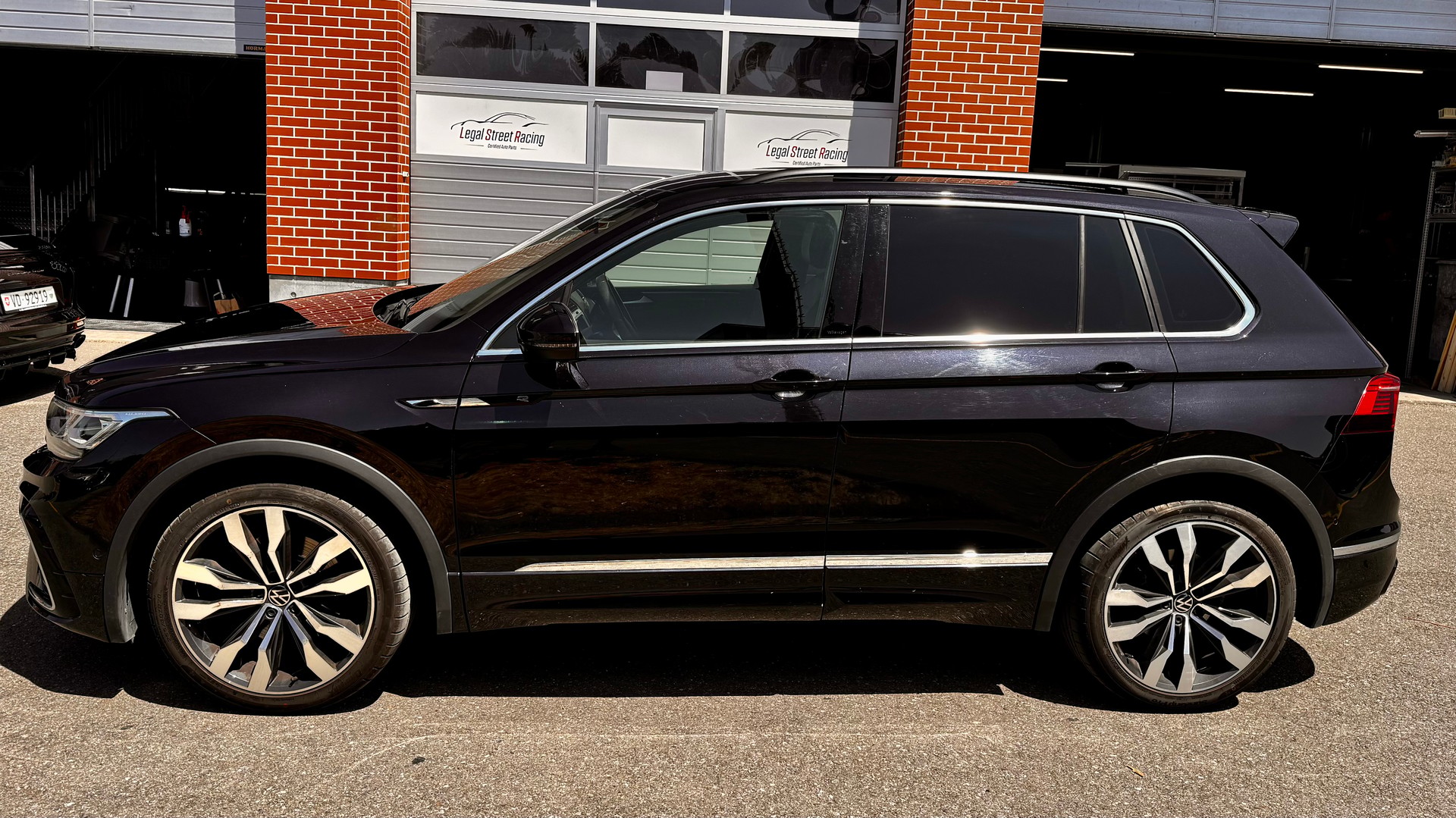 VW Tiguan 2.0 TDI SCR Elegance 4Motion DSG-image-1