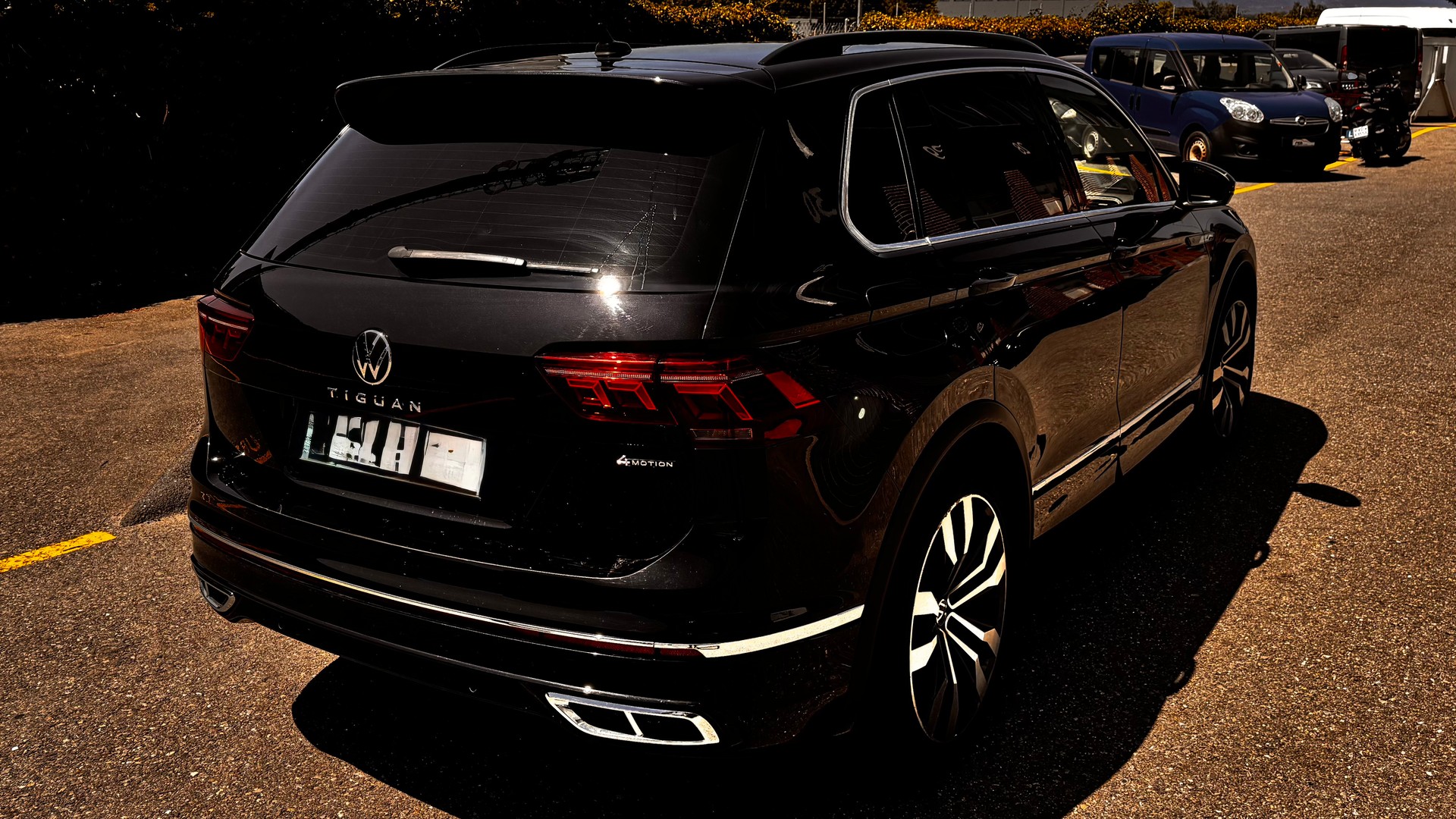 VW Tiguan 2.0 TDI SCR Elegance 4Motion DSG-image-4