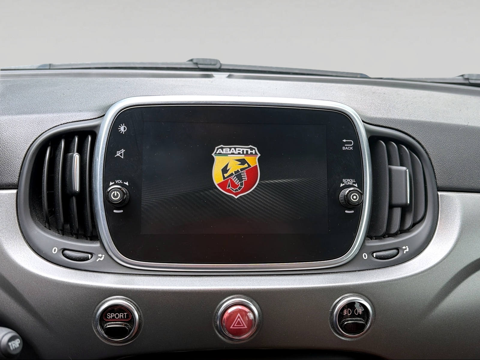 FIAT 595 1.4 16V Turbo Abarth Turismo Dualogic-image-8