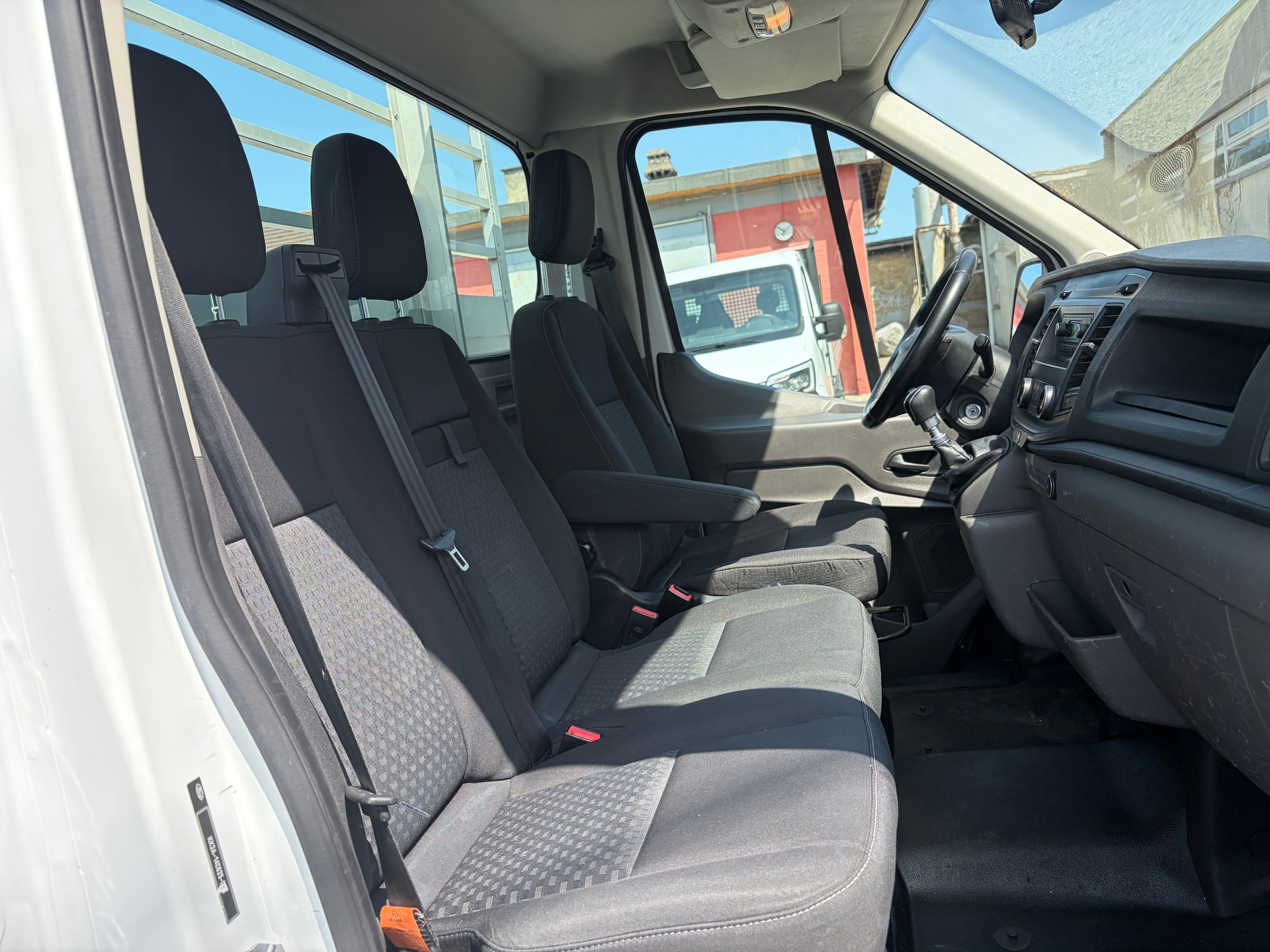 FORD Transit 350 L2 Trend 2.0 TDCi 185 RWD-image-11