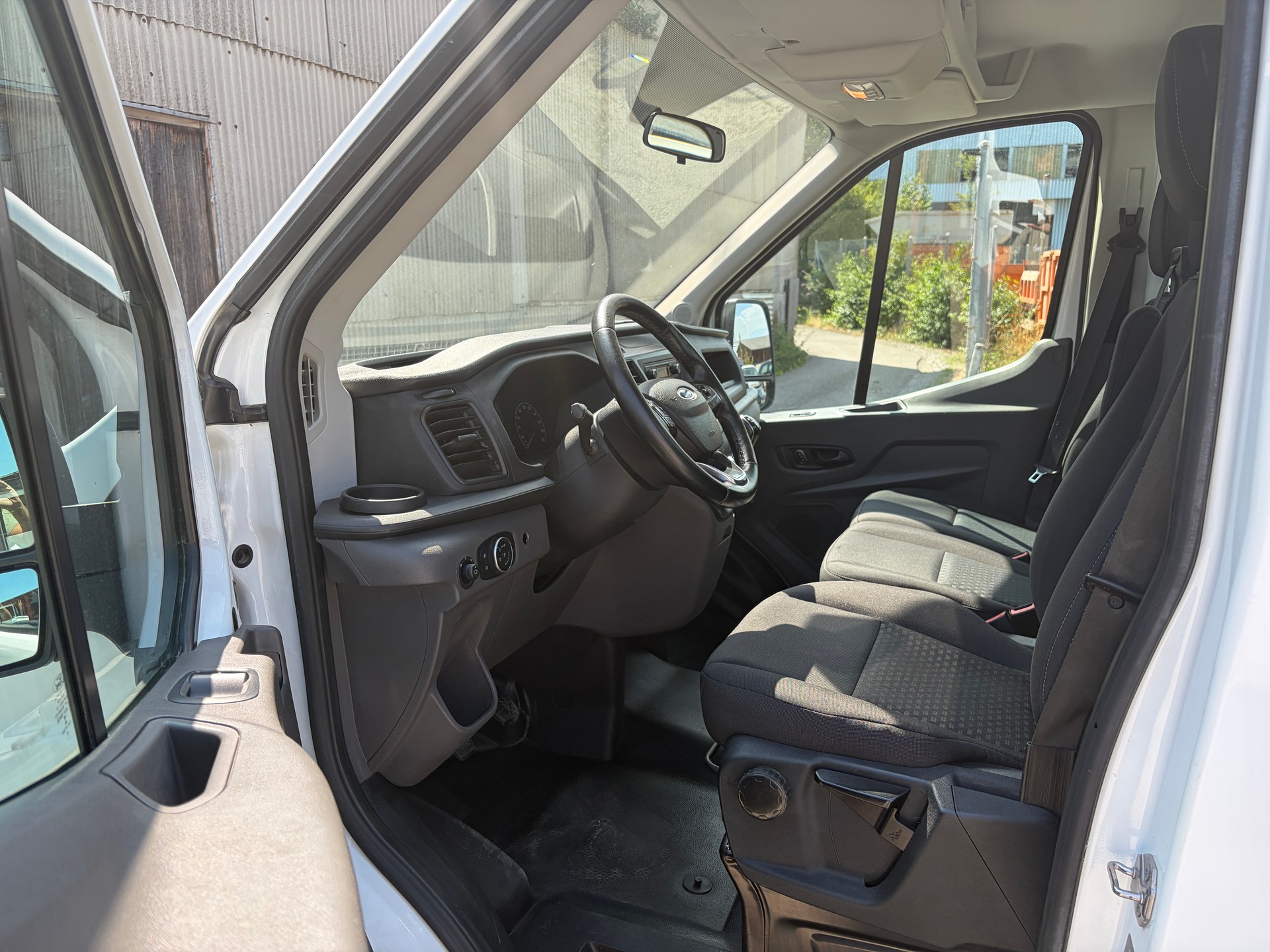 FORD Transit 350 L2 Trend 2.0 TDCi 185 RWD-image-6