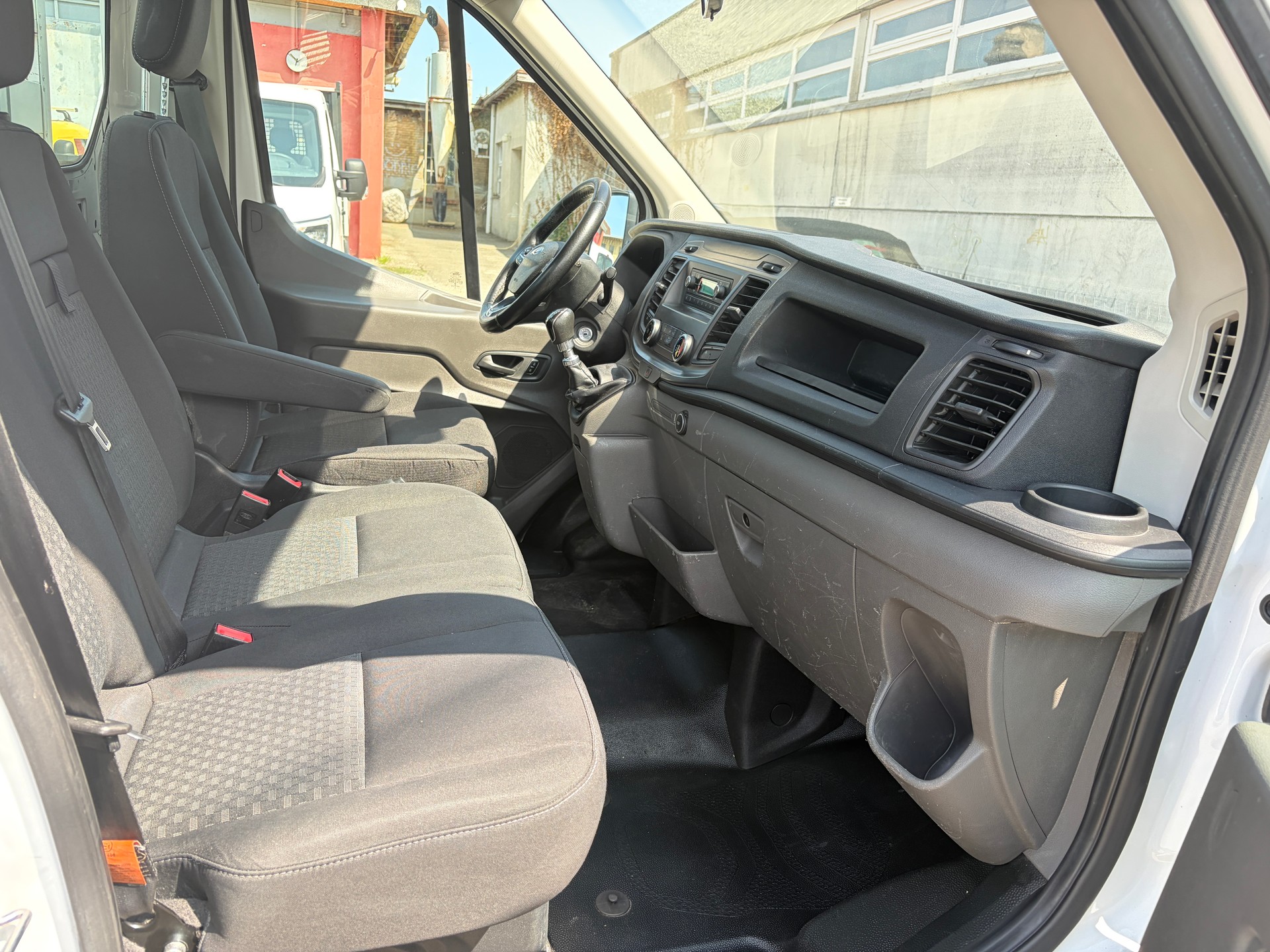 FORD Transit 350 L2 Trend 2.0 TDCi 185 RWD-image-10