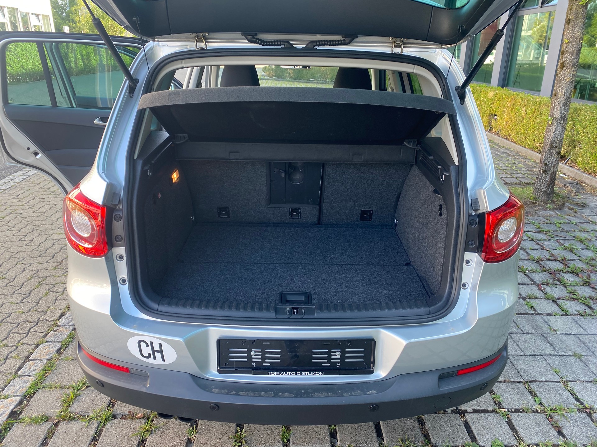 VW Tiguan 2.0 TSI Sport&Style Tiptronic-image-9