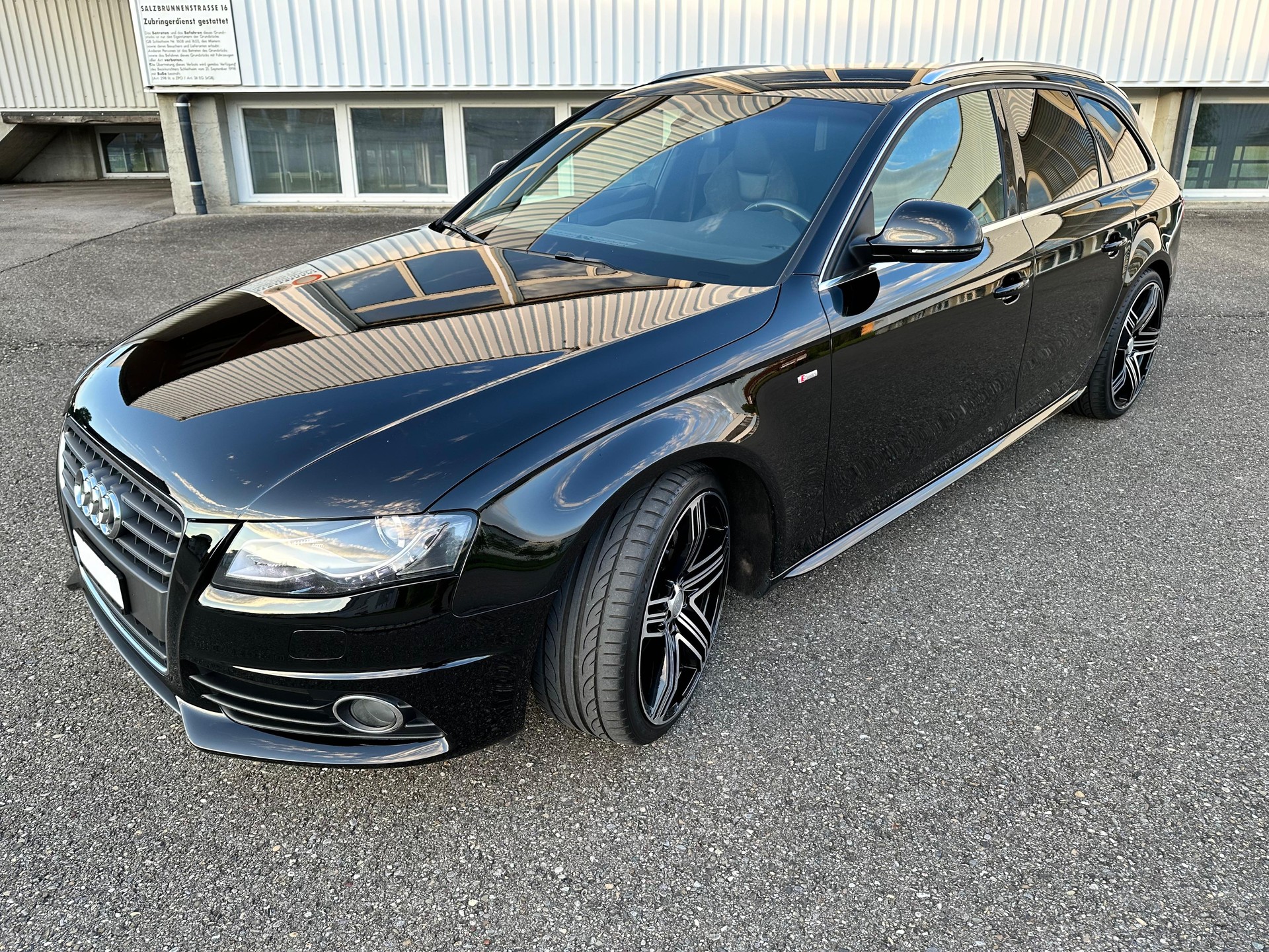 AUDI A4 Avant 2.0 TFSI quattro S-tronic-image-2