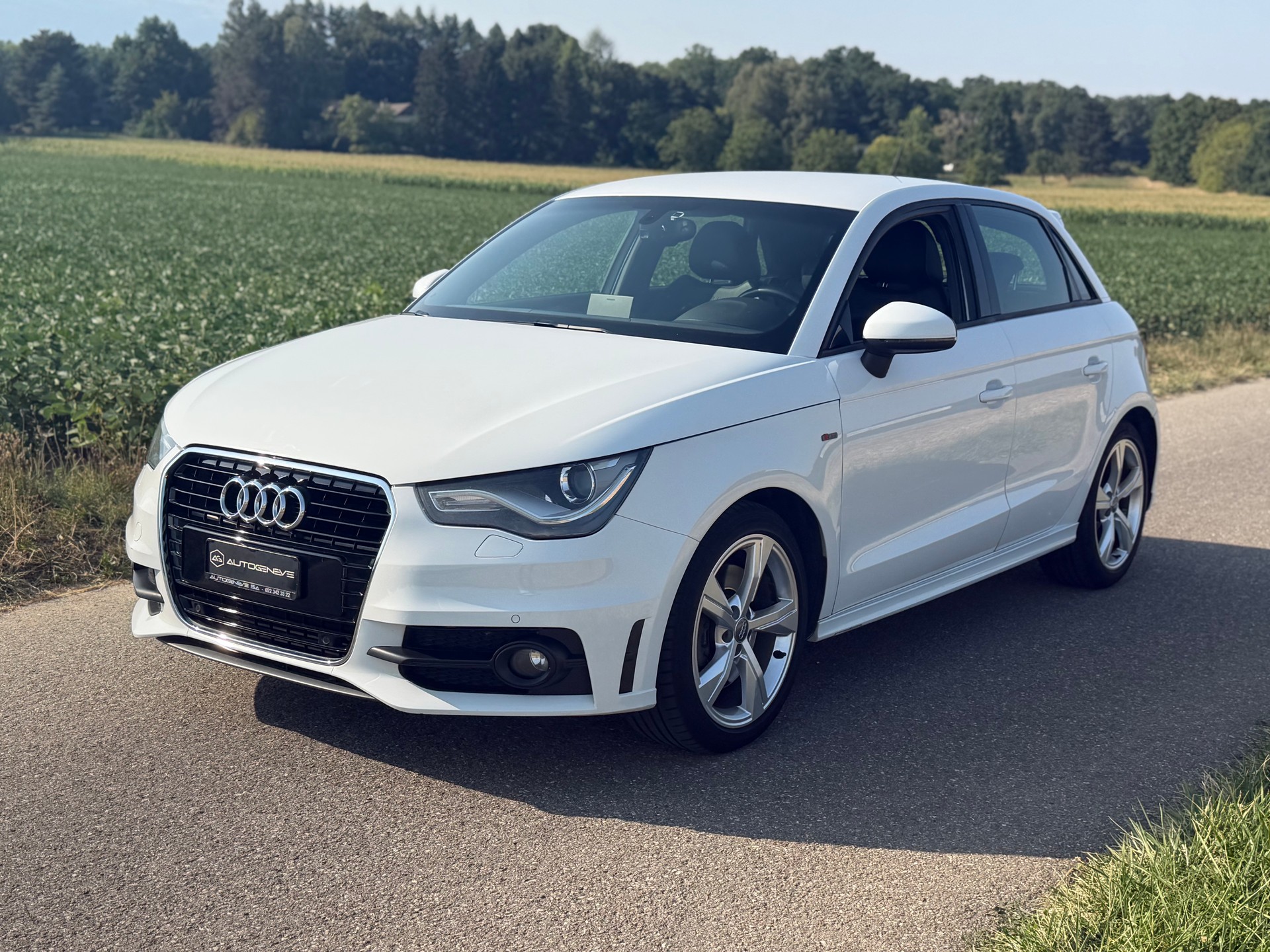 AUDI A1 Sportback Sport 1.4 TFSI Ambition S-tronic-image-3