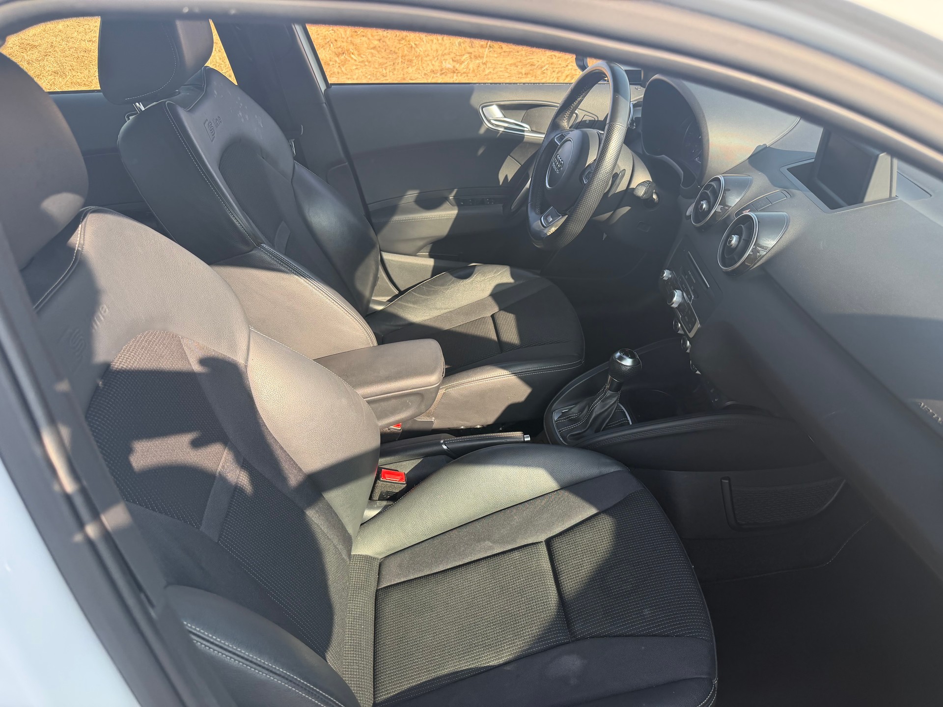AUDI A1 Sportback Sport 1.4 TFSI Ambition S-tronic-image-11
