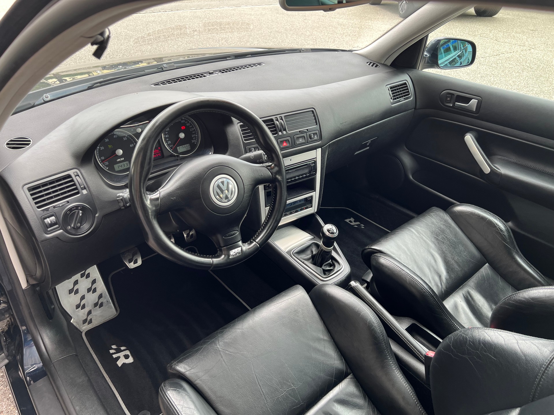 VW Golf IV 3.2 V6 R32 4motion-image-7