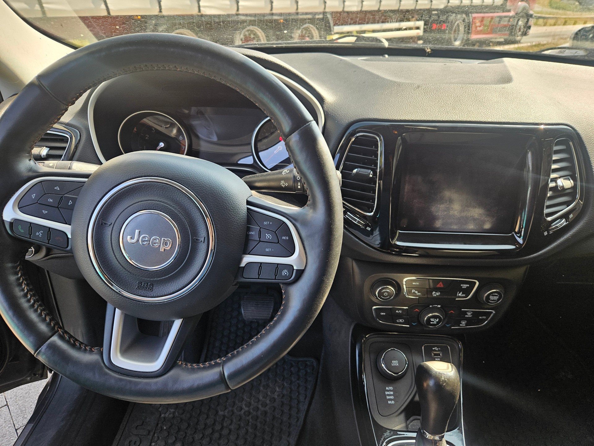 JEEP Compass 1.4 Turbo Limited AWD 9ATX-image-5