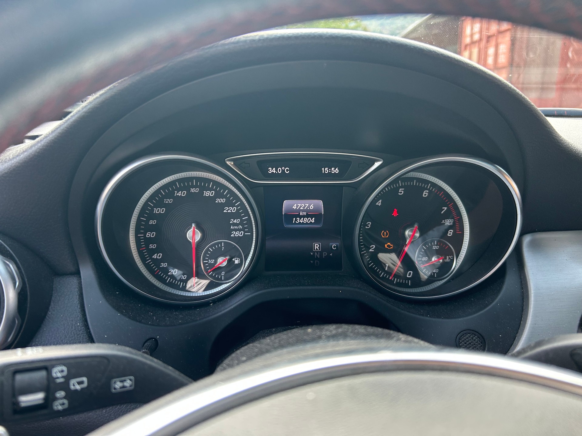 MERCEDES-BENZ GLA 200 7G-DCT-image-3