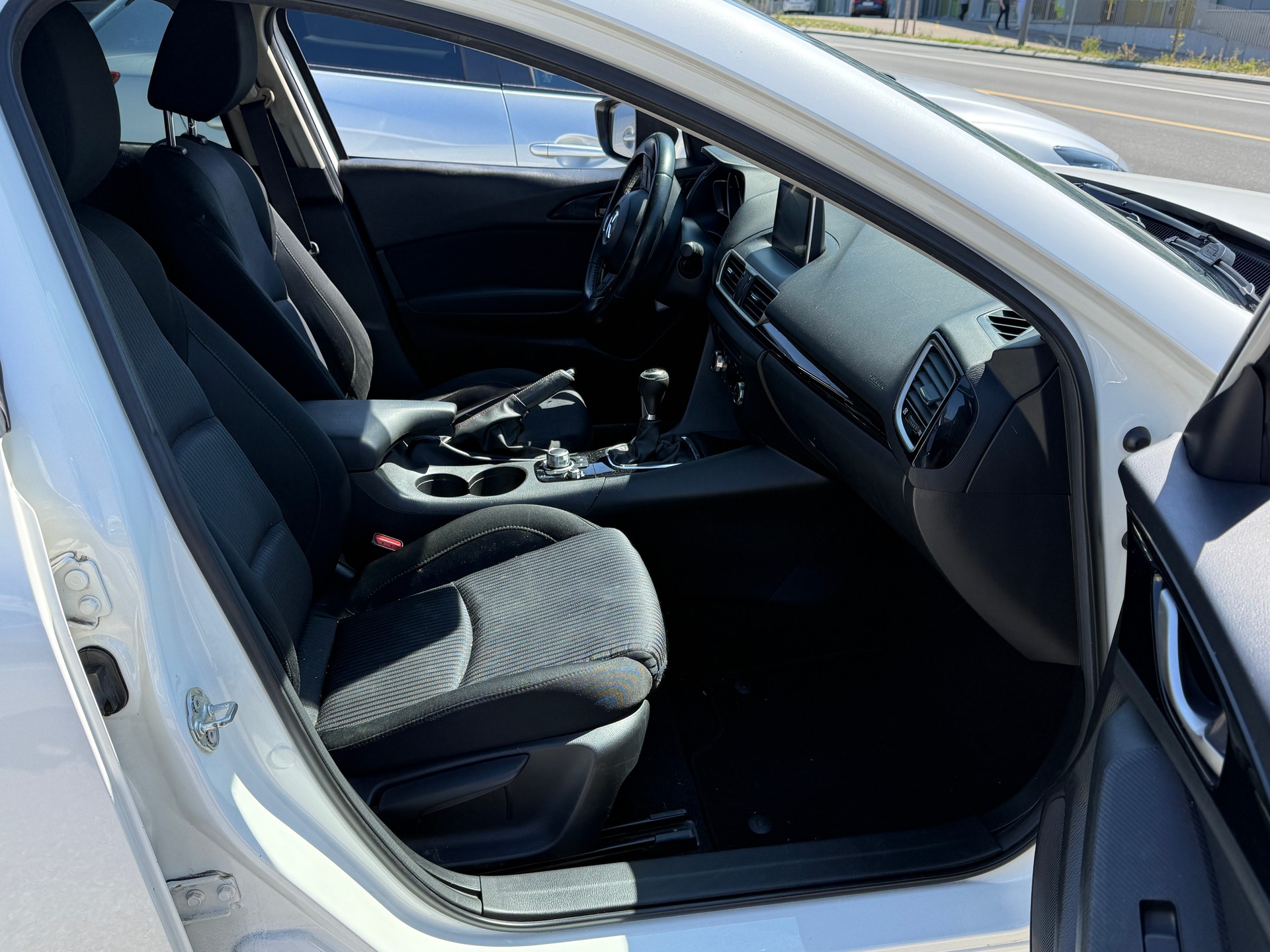 MAZDA 3 SKYACTIV-G 120 Ambition Plus-image-5