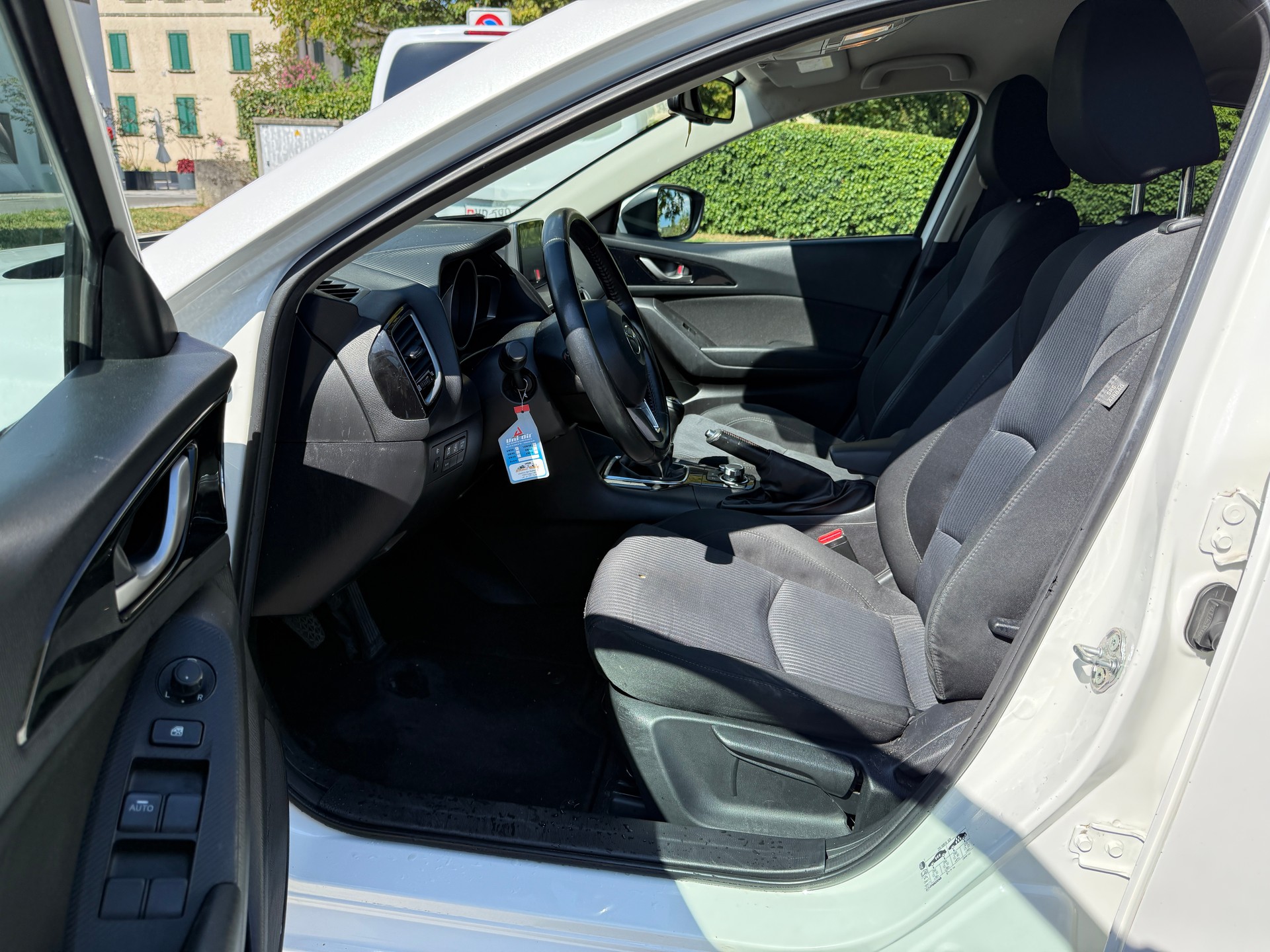 MAZDA 3 SKYACTIV-G 120 Ambition Plus-image-29