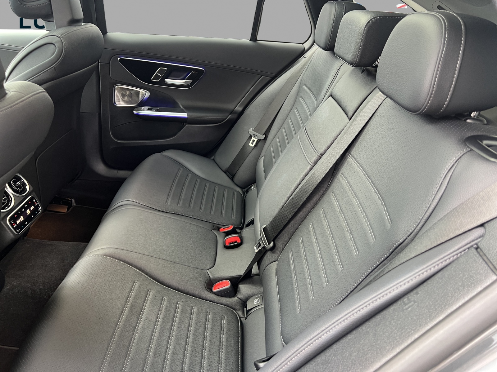 MERCEDES-BENZ C 200 T 4 Matic-image-13