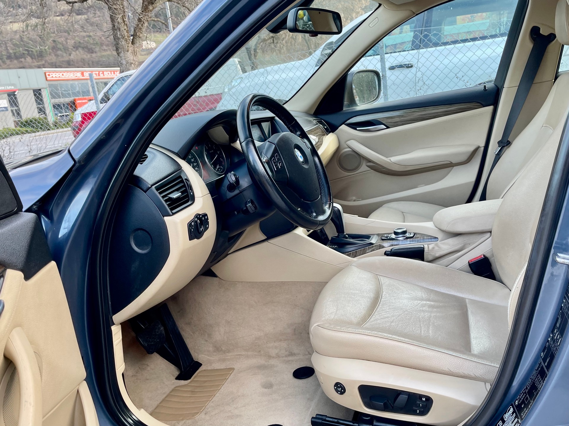 BMW X1 xDrive 25i Steptronic-image-7
