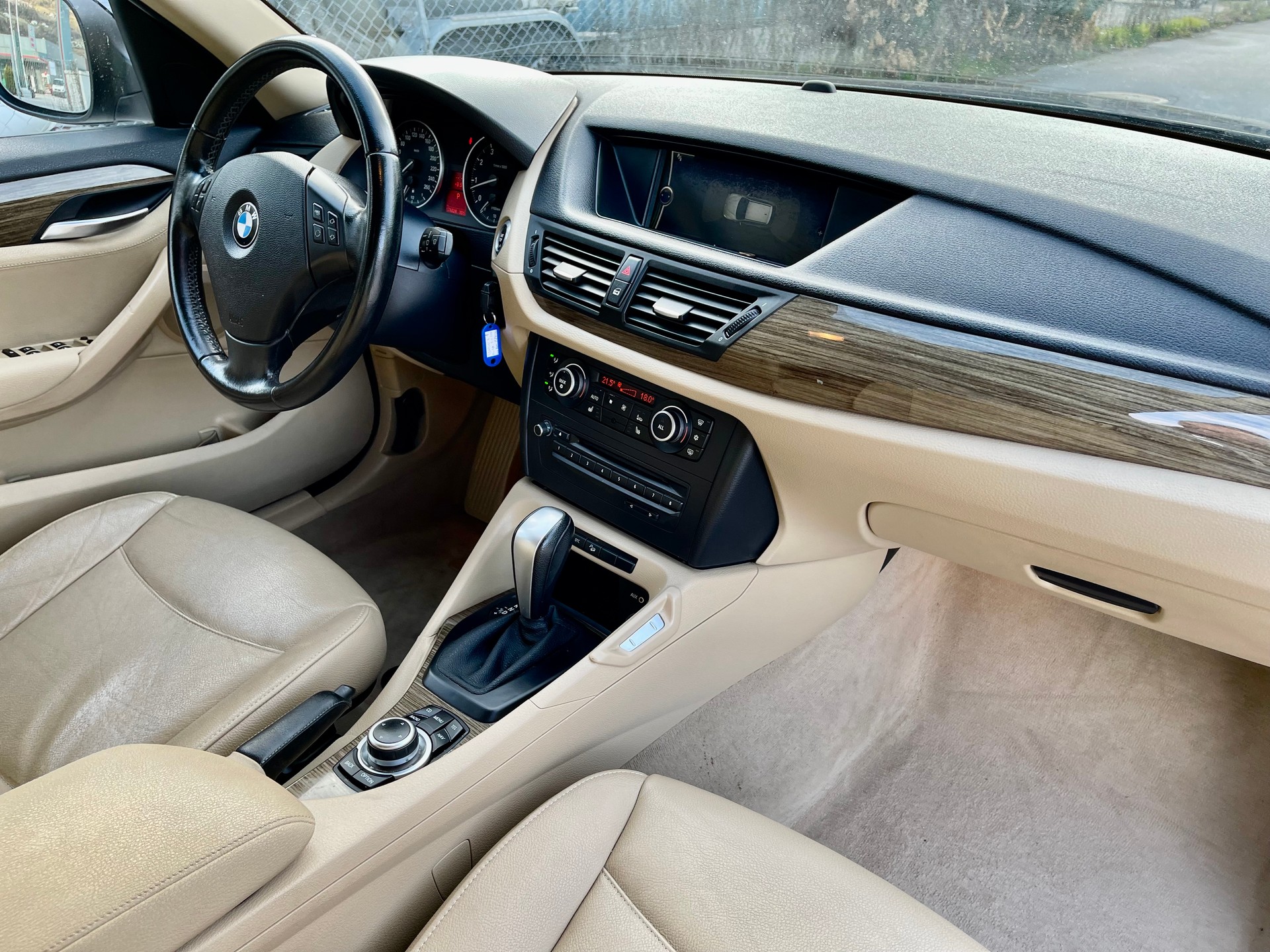 BMW X1 xDrive 25i Steptronic-image-11
