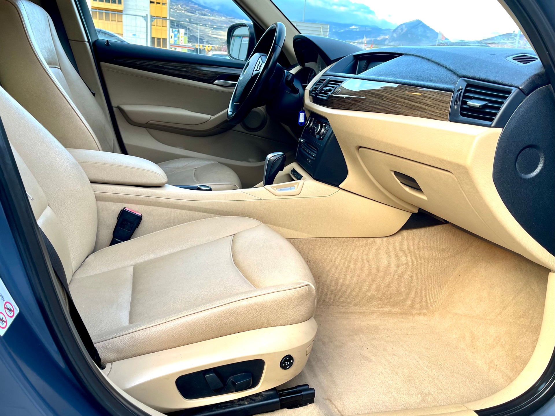 BMW X1 xDrive 25i Steptronic-image-2