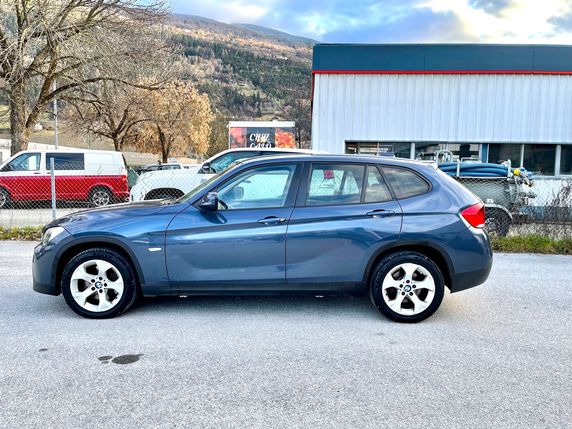 BMW X1 xDrive 25i Steptronic-image-4