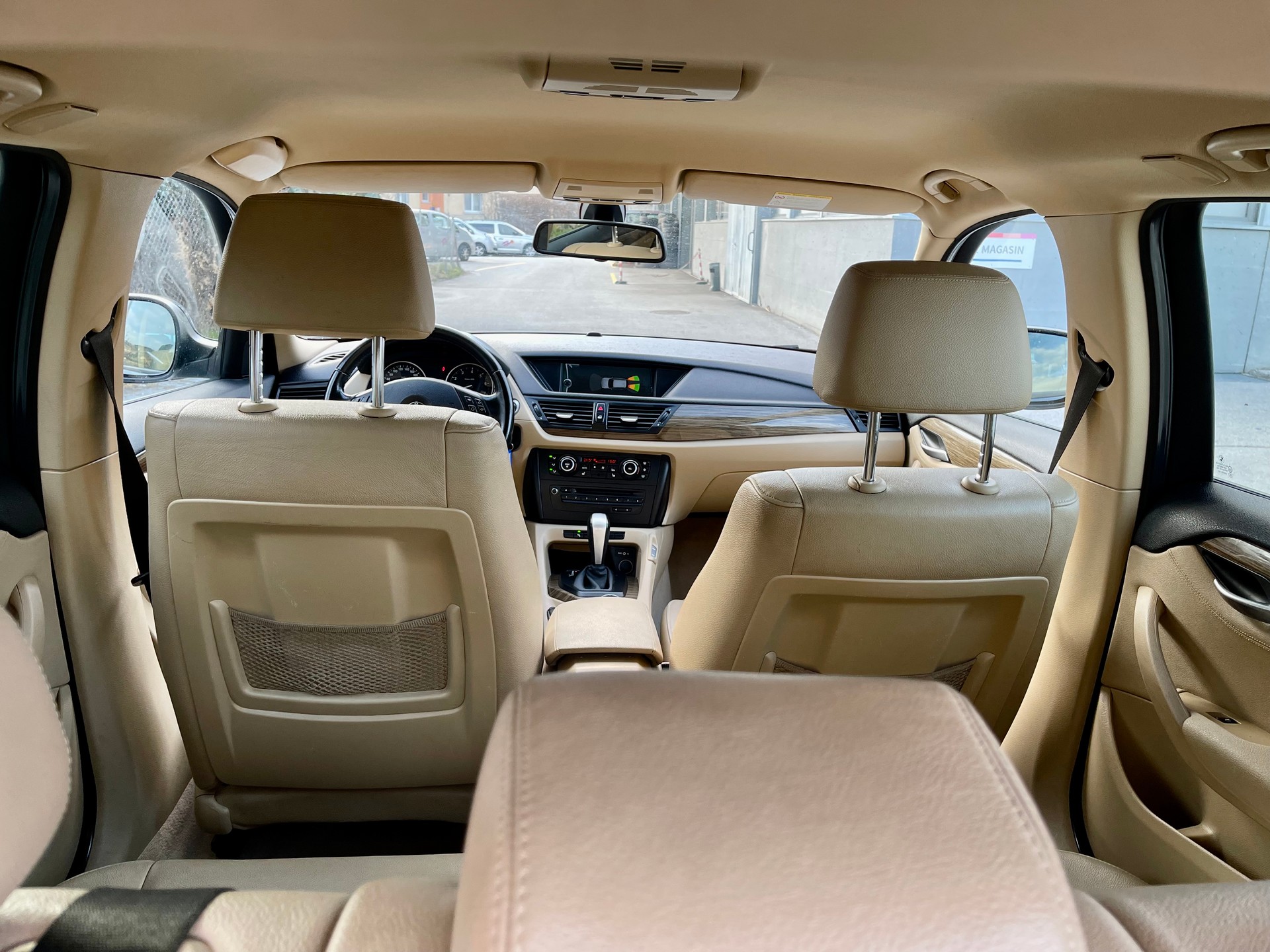 BMW X1 xDrive 25i Steptronic-image-21