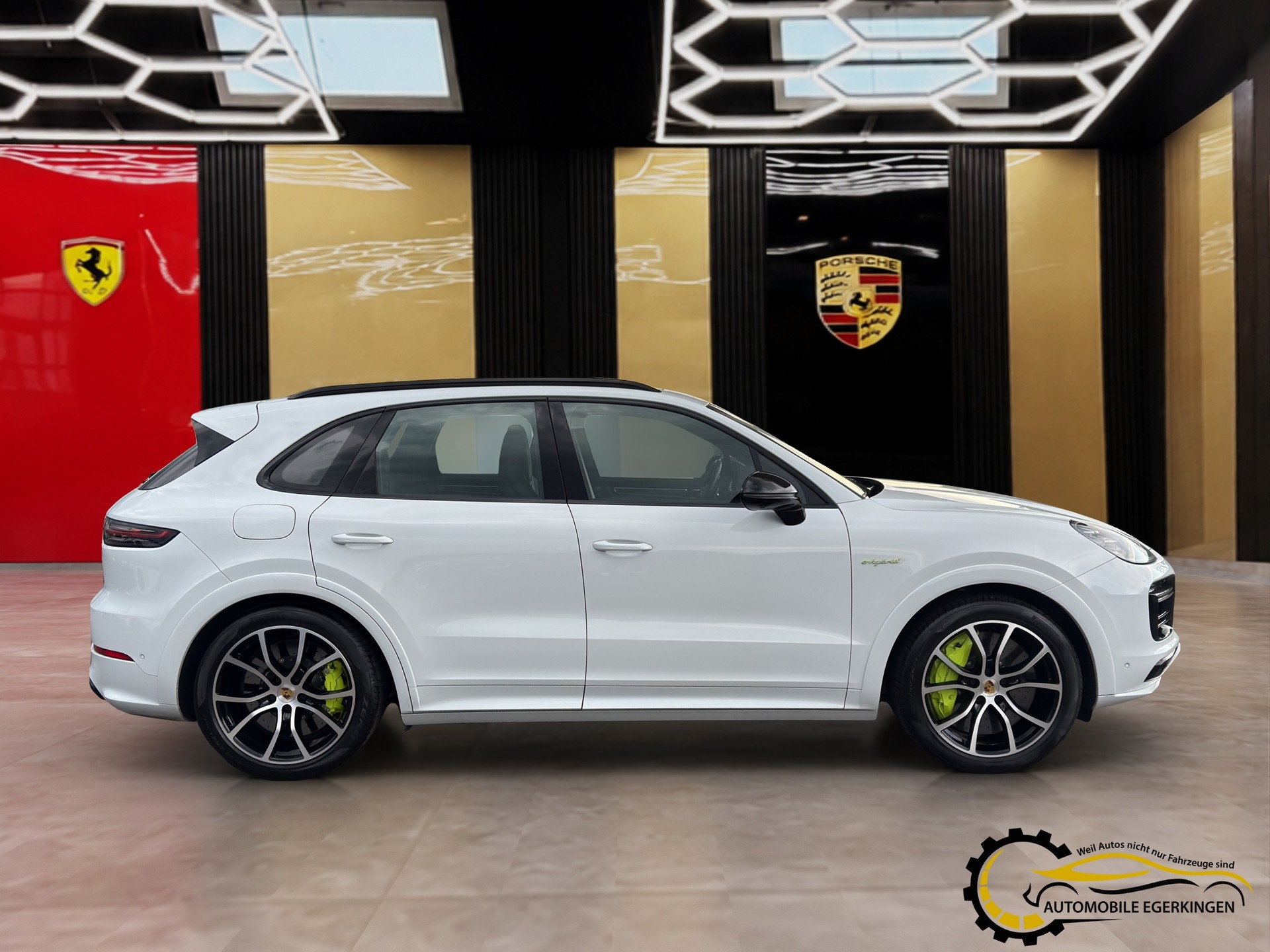 PORSCHE Cayenne 4.0 V8 Turbo S E-Hybrid-image-3