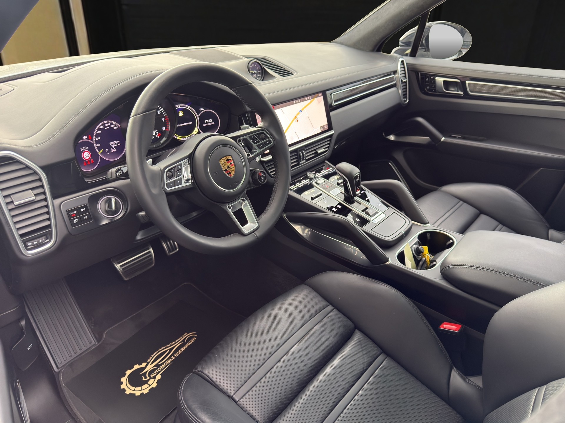 PORSCHE Cayenne 4.0 V8 Turbo S E-Hybrid-image-8