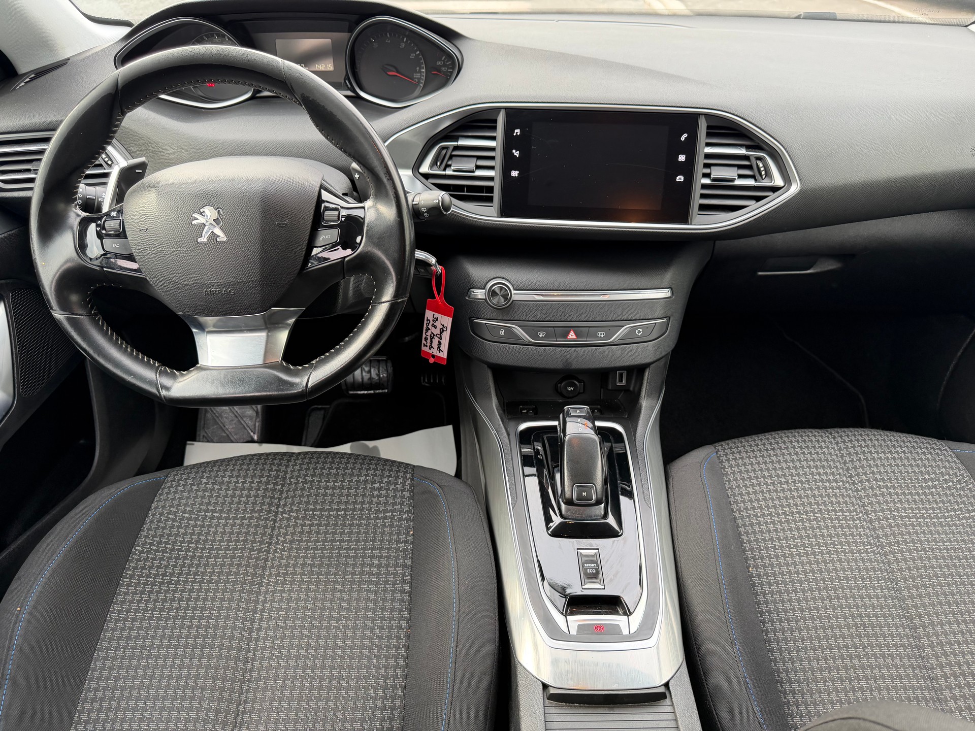 PEUGEOT 308 SW 1.2 Pure Tech Style EAT8-image-9