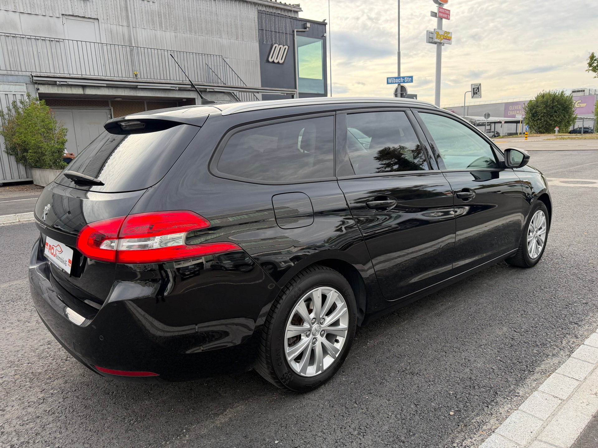 PEUGEOT 308 SW 1.2 Pure Tech Style EAT8-image-4