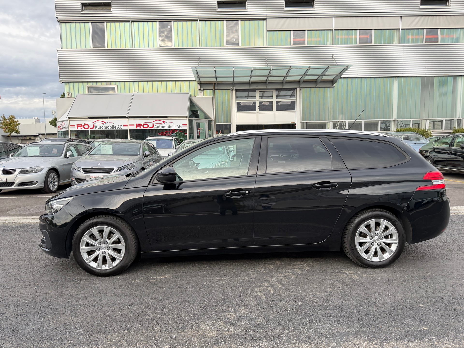 PEUGEOT 308 SW 1.2 Pure Tech Style EAT8-image-0