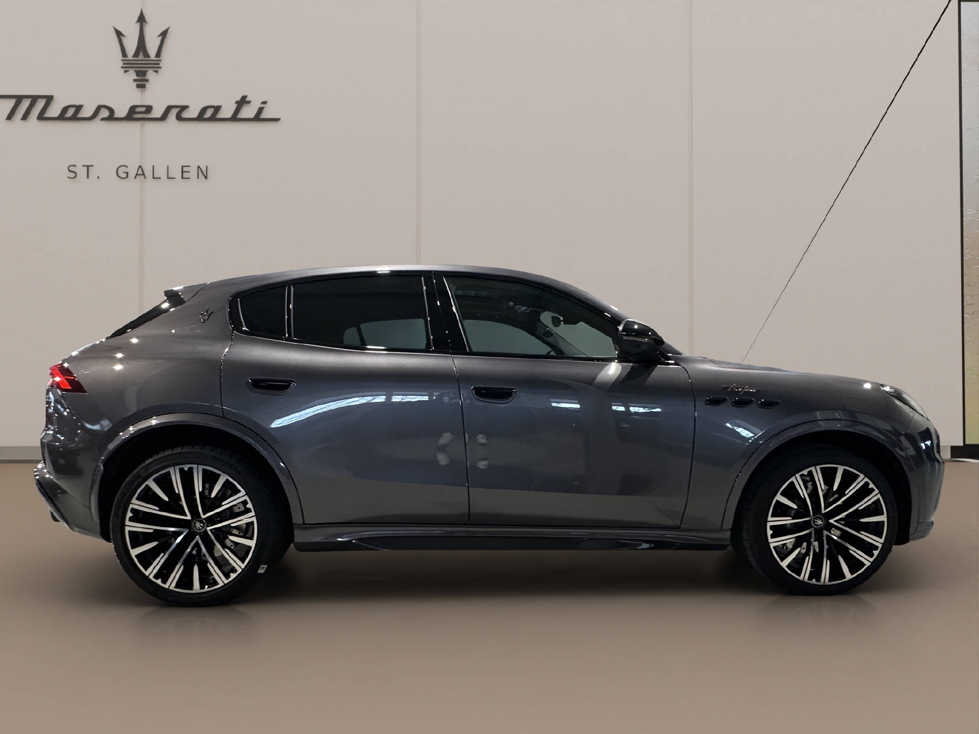 MASERATI Grecale 3.0 V6 Trofeo-image-3