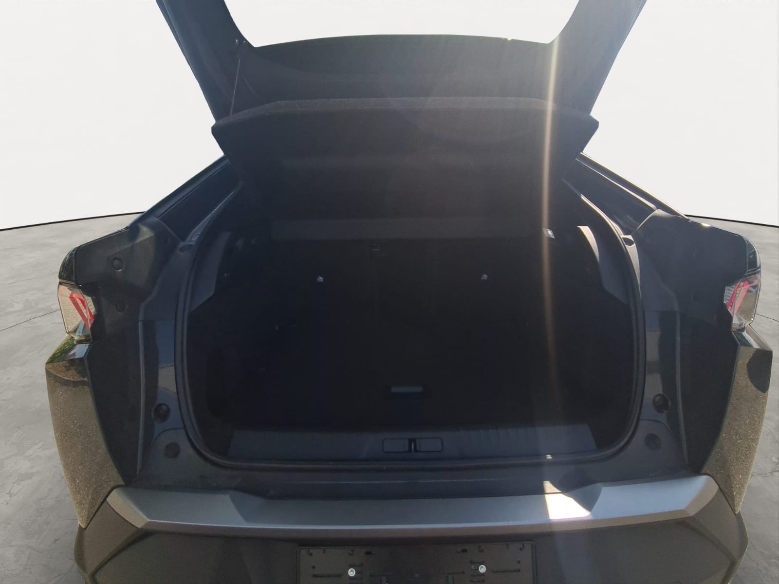 PEUGEOT 3008 145 e-DCS6 Hybrid GT-image-8