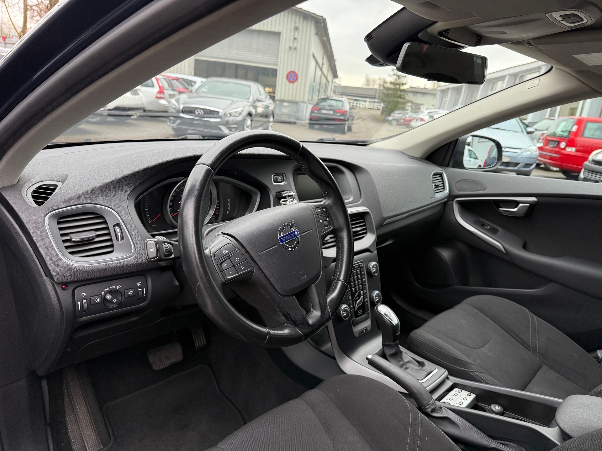 VOLVO V40 T4 Powershift-image-7
