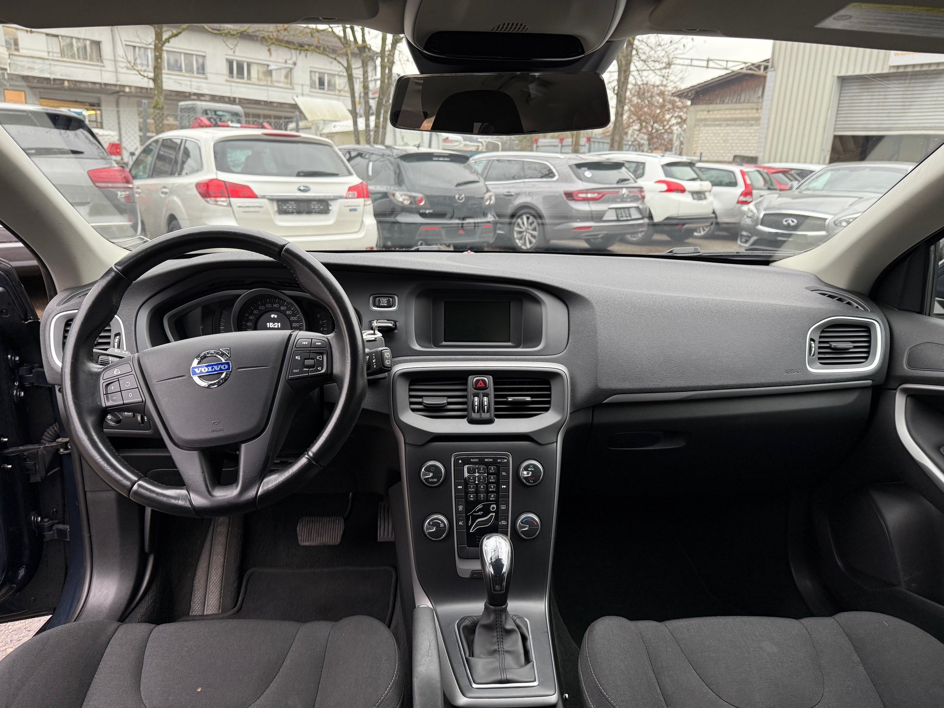 VOLVO V40 T4 Powershift-image-9
