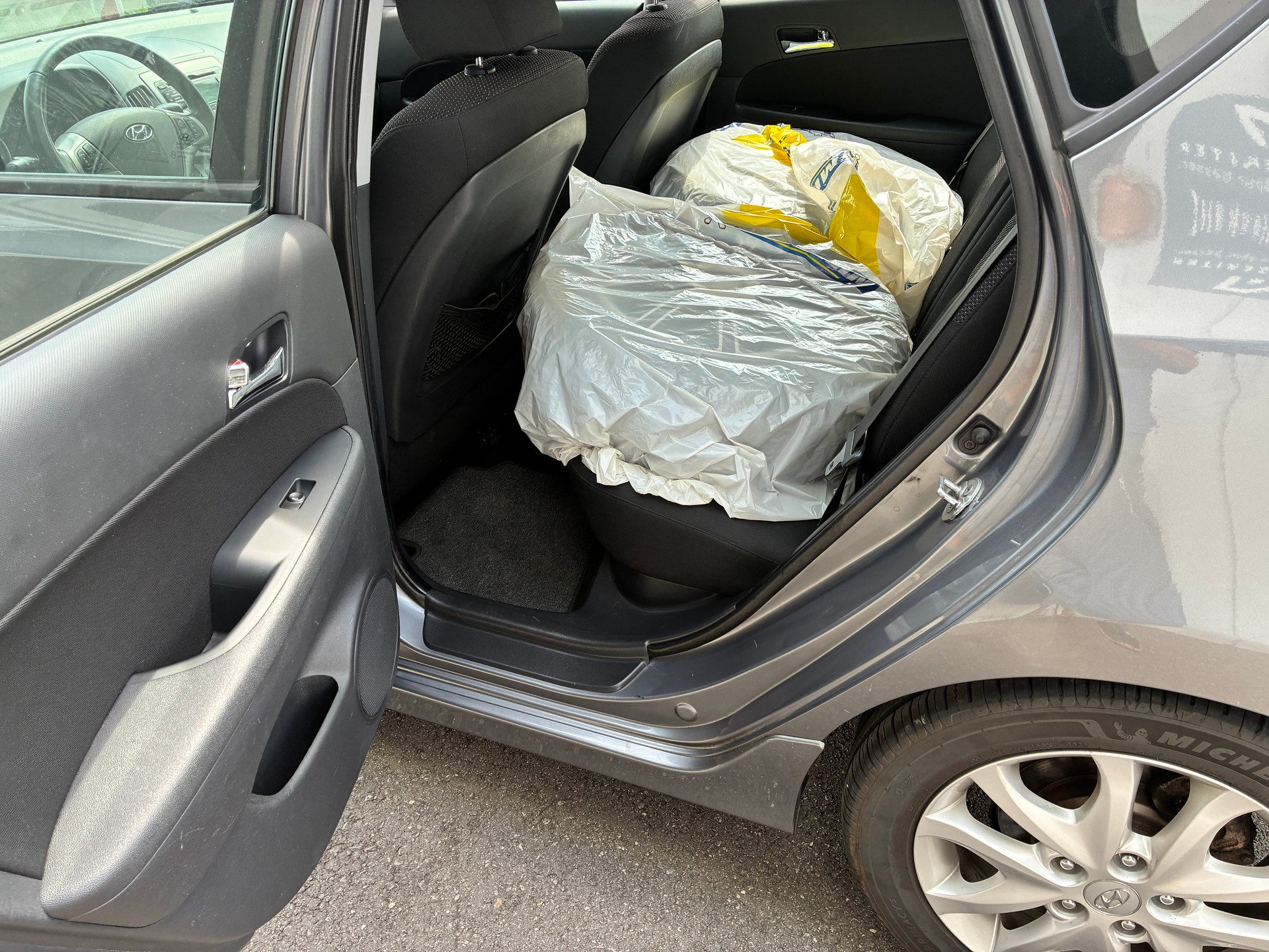 HYUNDAI i30 1.6 Swiss Plus Edition-image-9