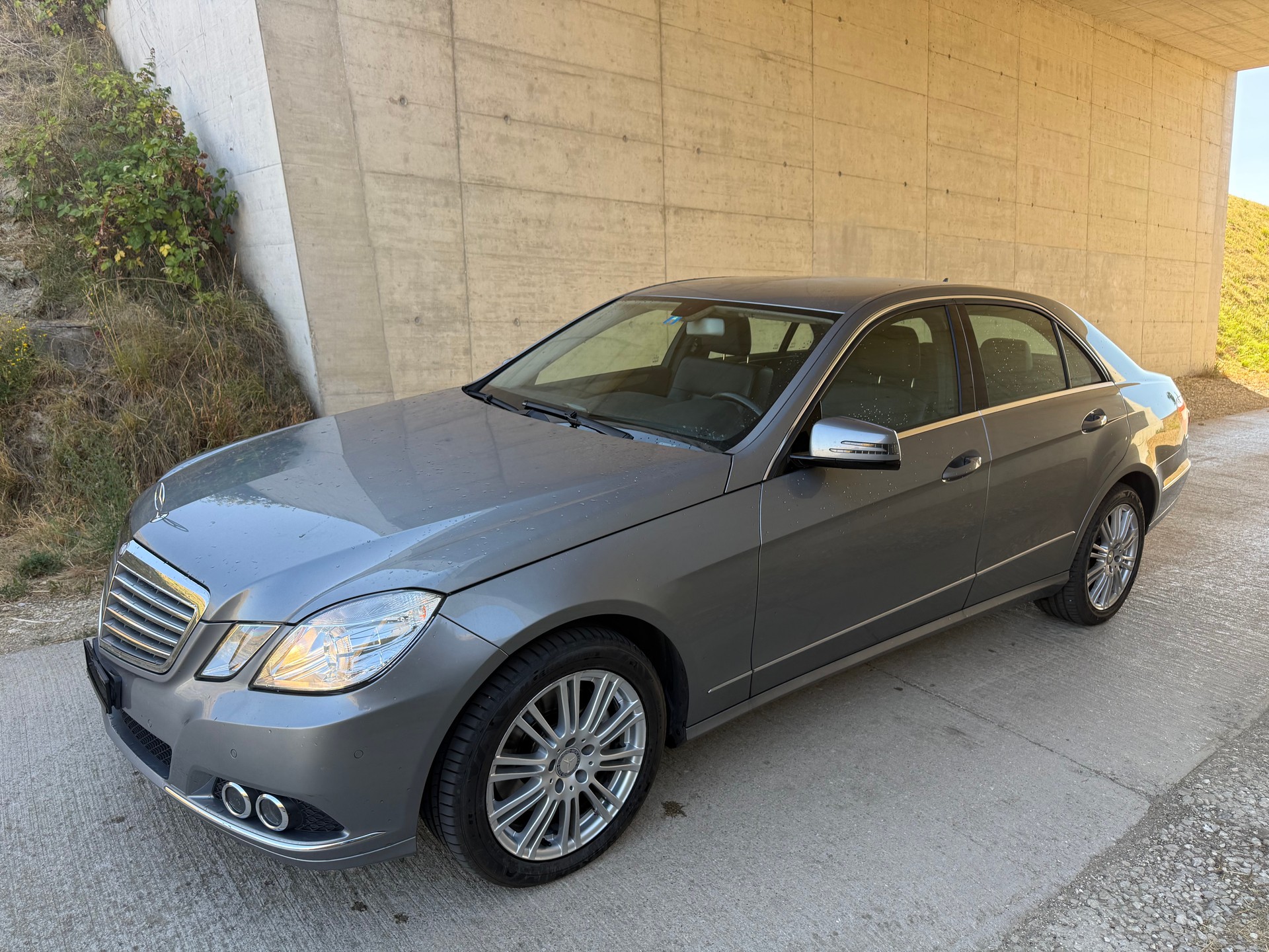 MERCEDES-BENZ E 350 4Matic 7G-Tronic-image-1