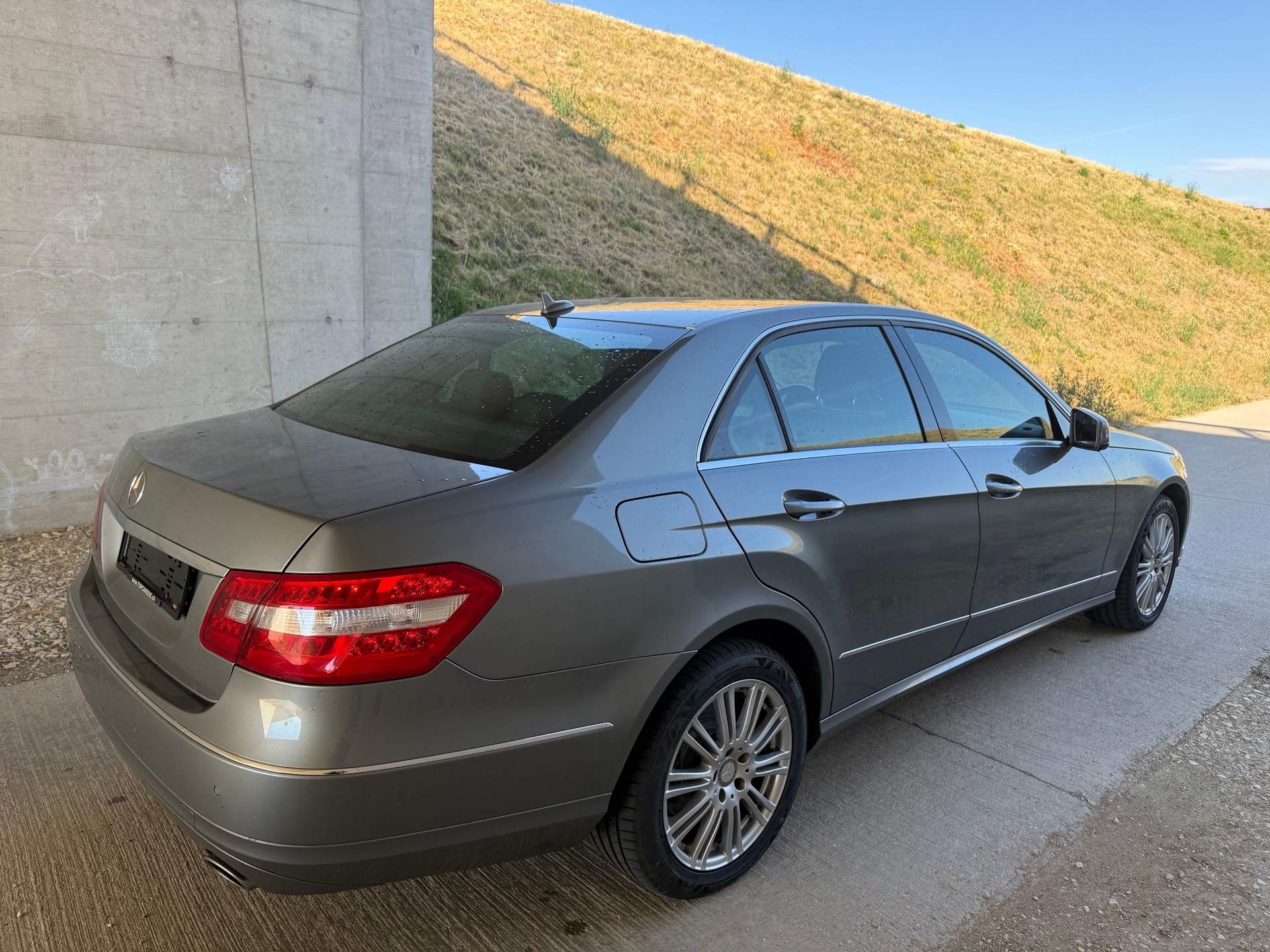 MERCEDES-BENZ E 350 4Matic 7G-Tronic-image-4